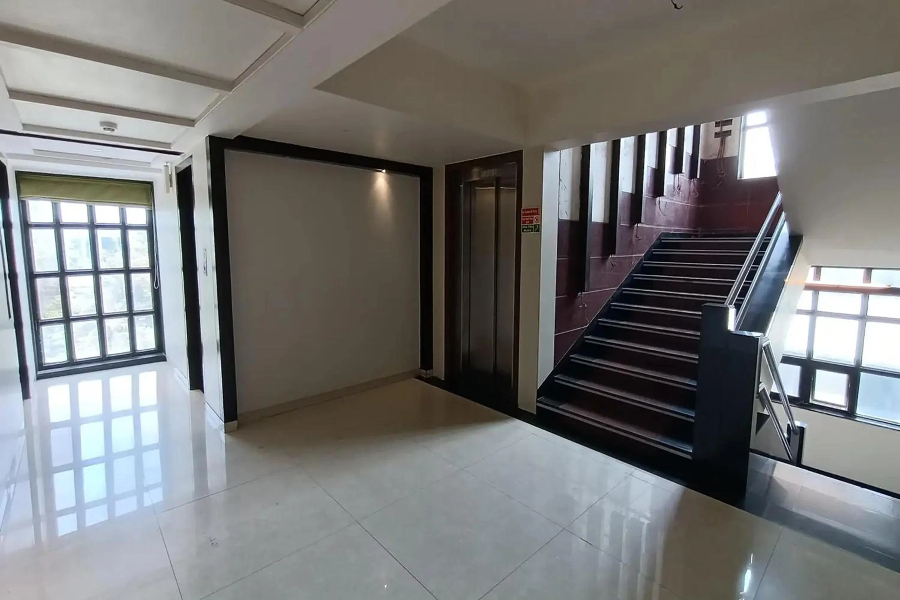 Area and facilities in Hotel Dwaraka Residency