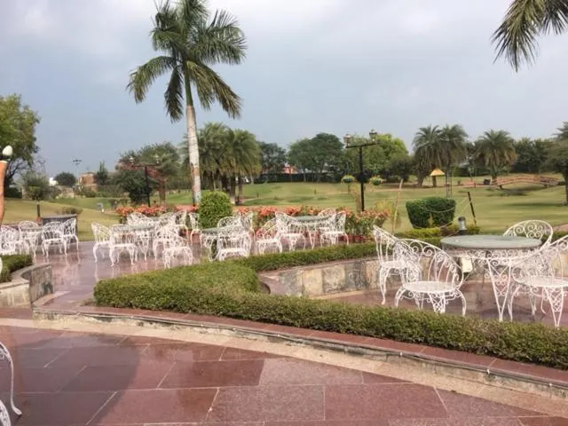 Garden in Shiva Oasis Resort