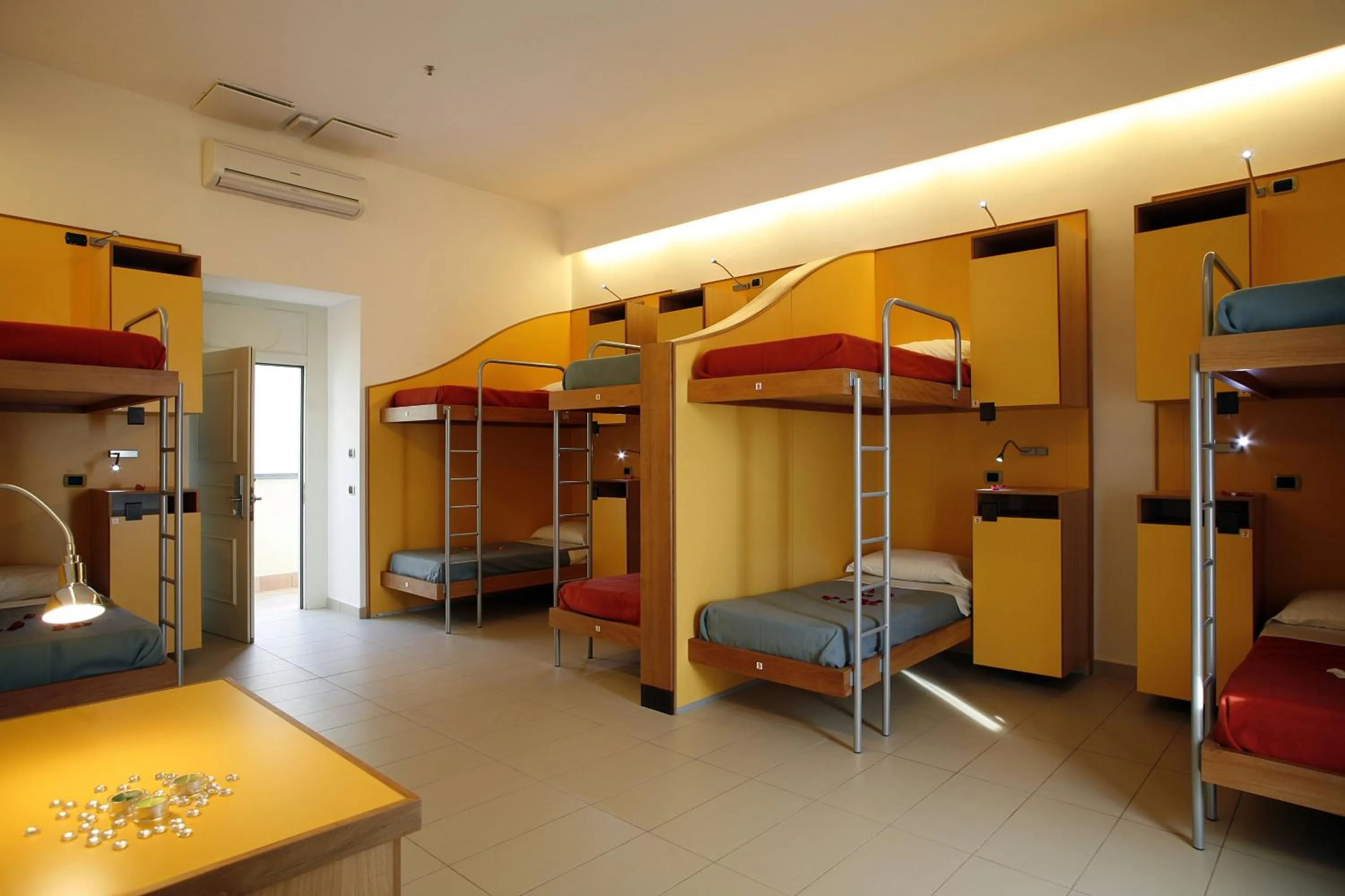 bunk bed, Bed in Seven Hostel & Rooms