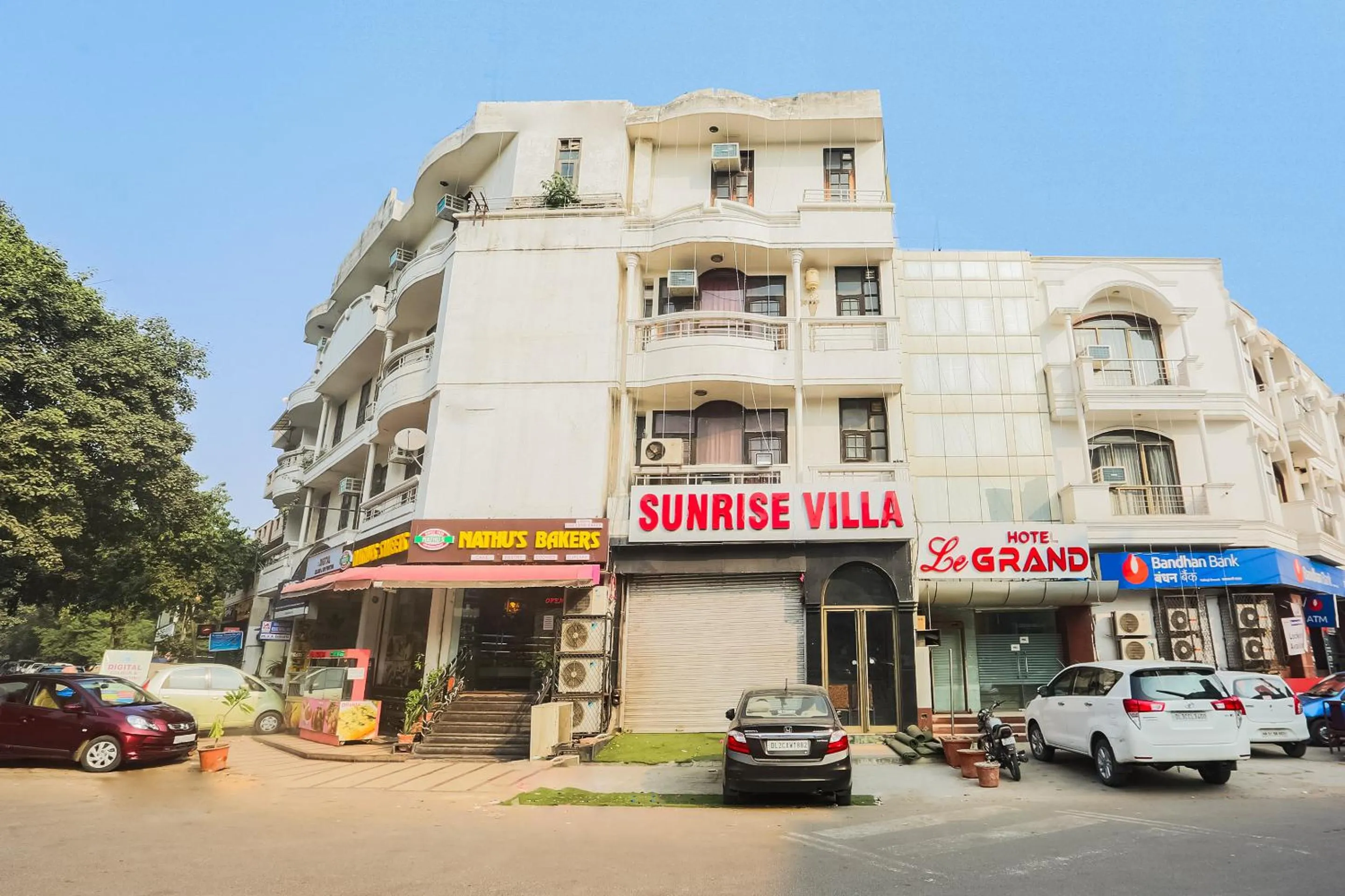 Property building in Townhouse Sunrise Villa