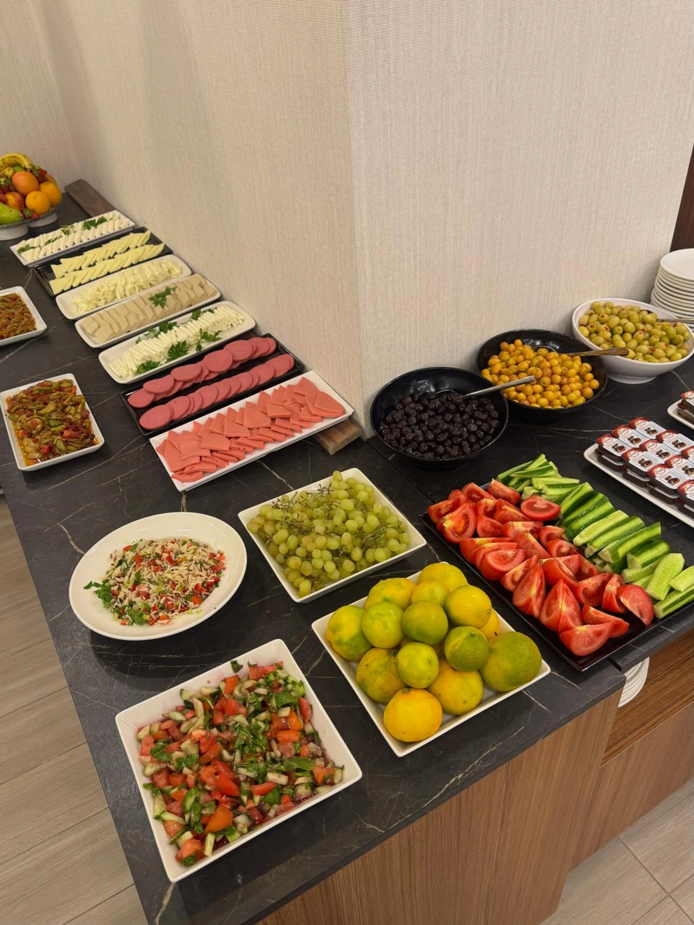 Food and drinks in Gnc Airport Hotel