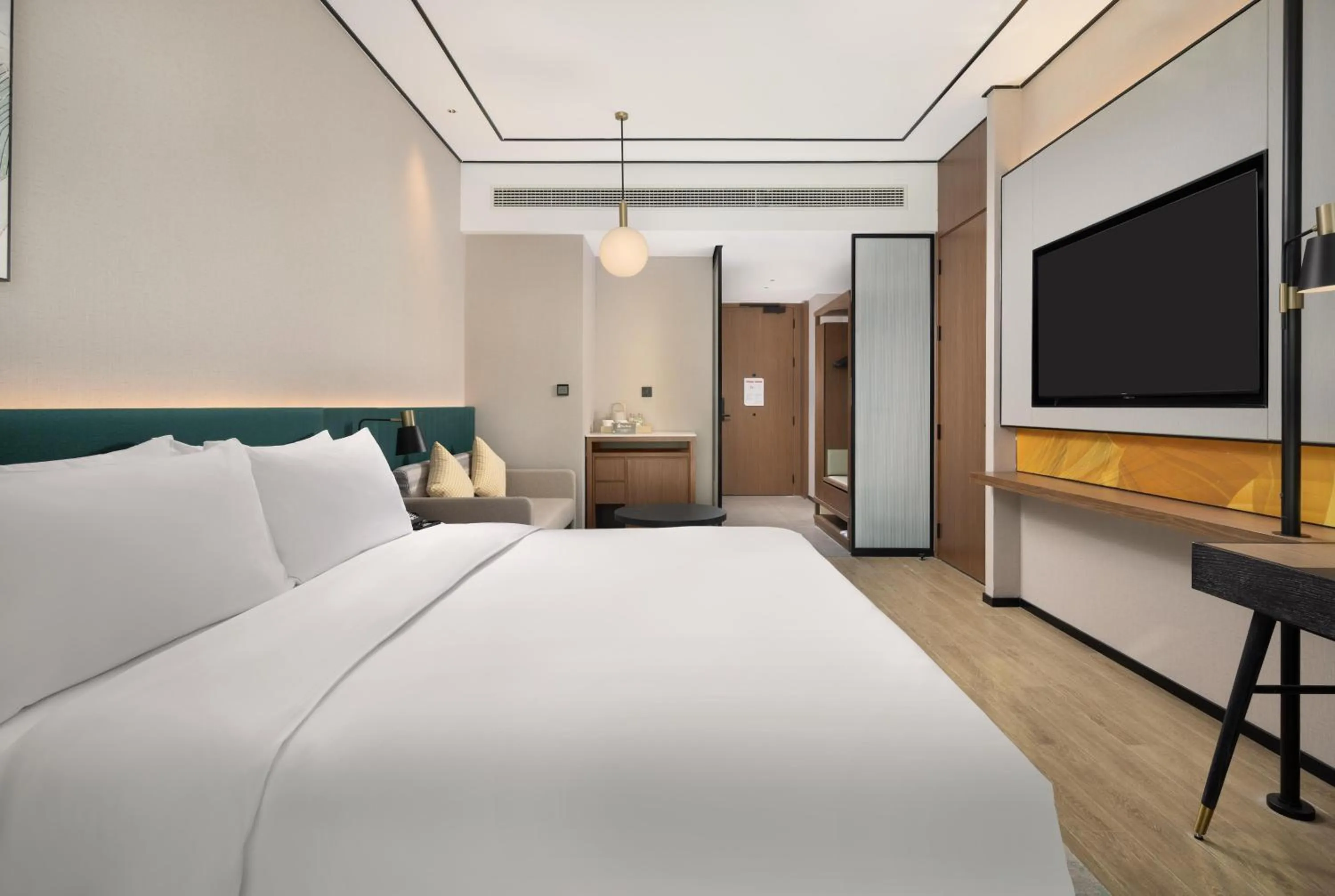 Bed in Hilton Garden Inn Hangzhou Grand Canal