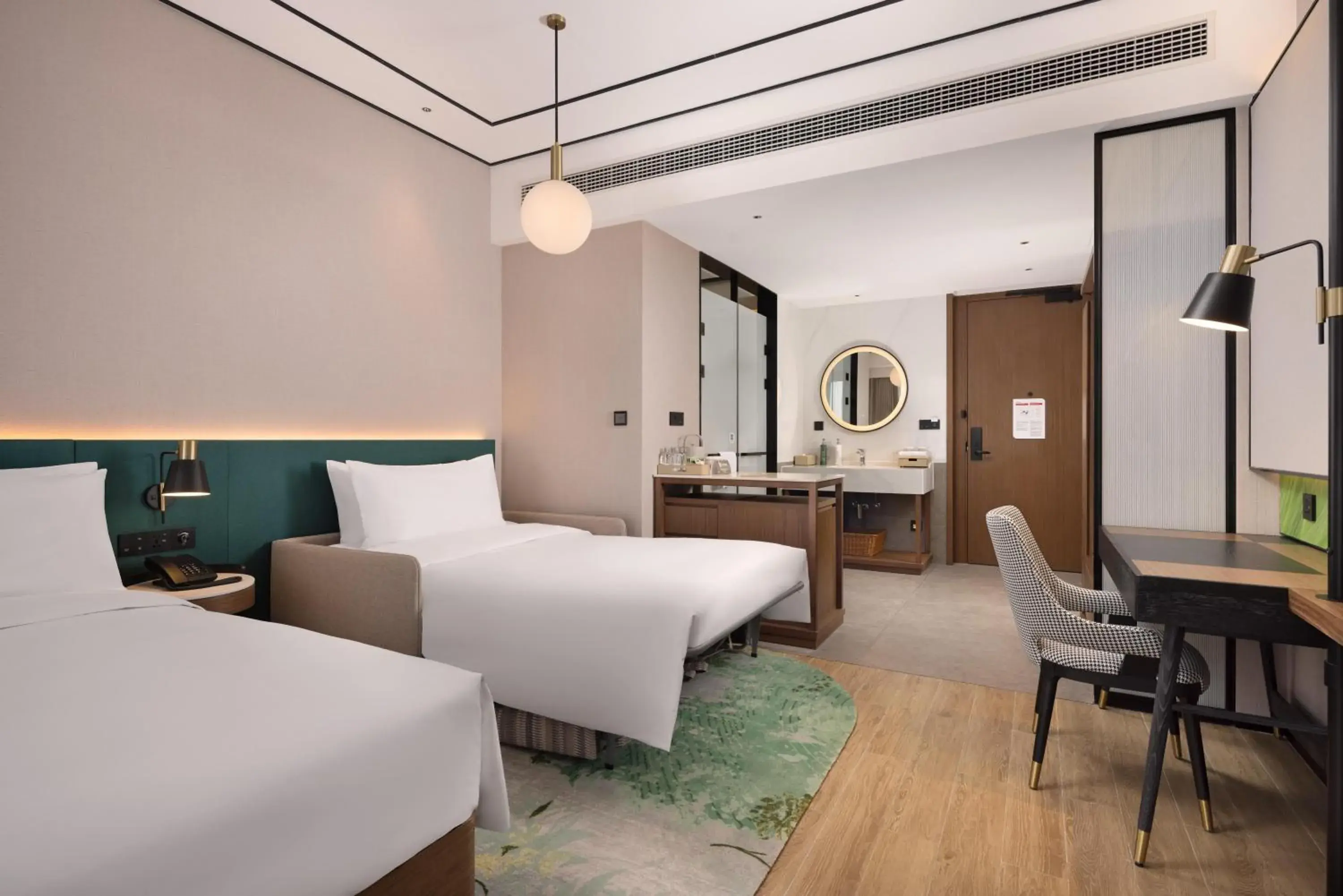 Deluxe King Room with Sofa Bed in Hilton Garden Inn Hangzhou Grand Canal Deluxe King Room with Sofa Bed in Hilton Garden Inn Hangzhou Grand Canal