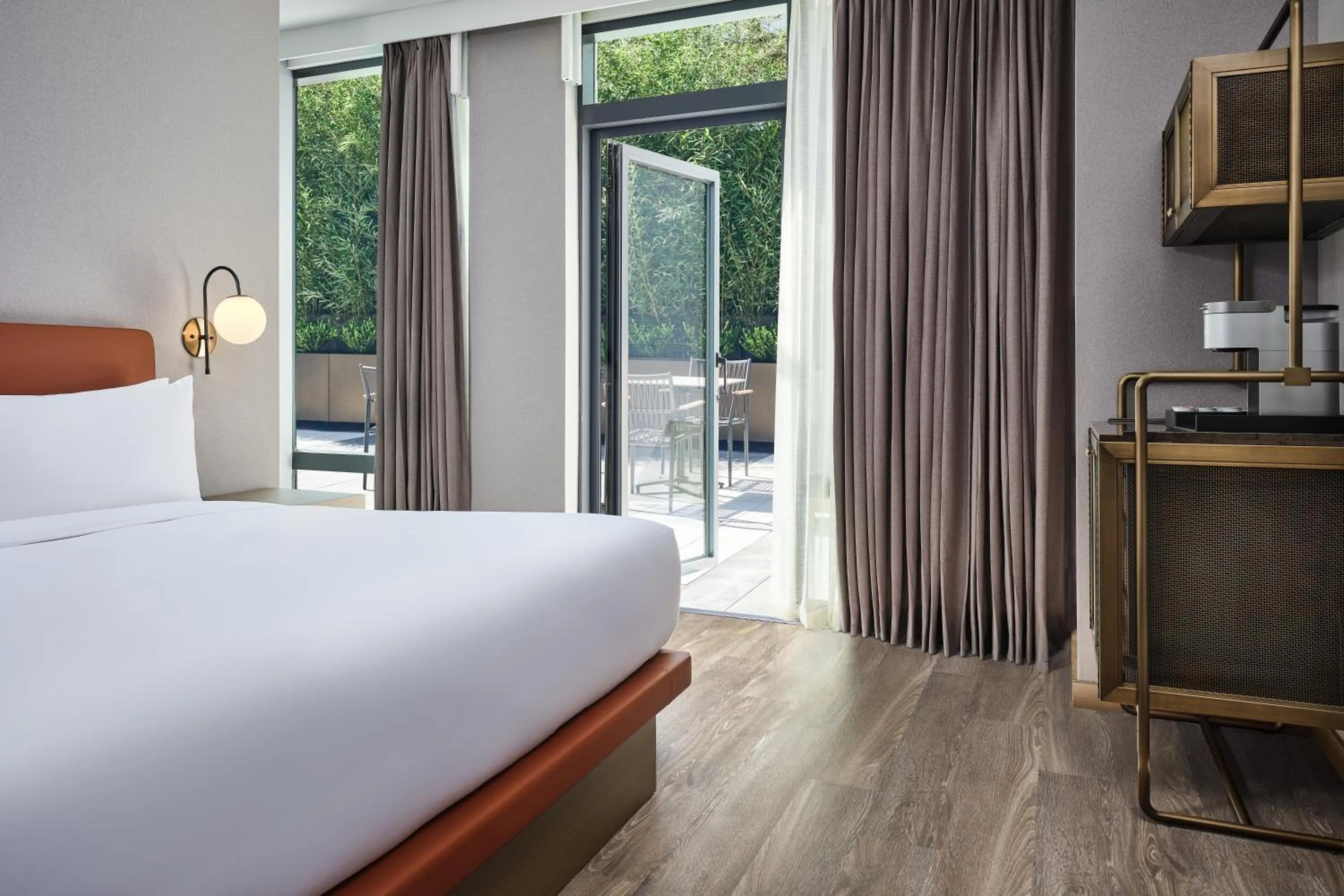 Patio, Bed in The George Manhattan, Tapestry Collection By Hilton