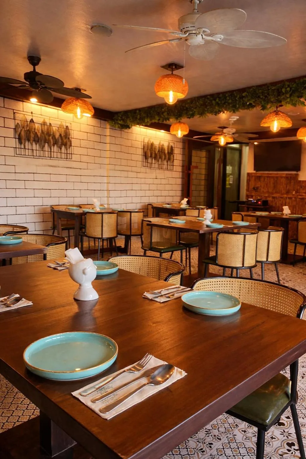 Restaurant/places to eat in Amega Hotel