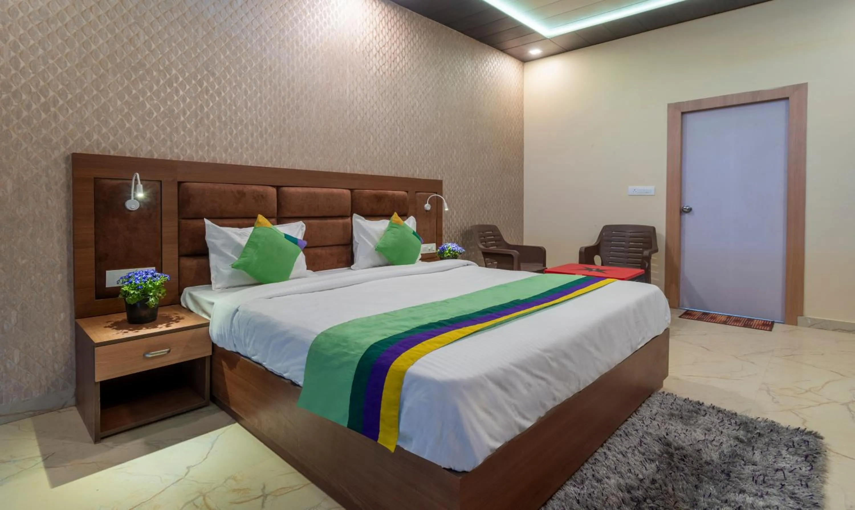 Bedroom, Bed in Treebo Heaven Grand Ayodhya