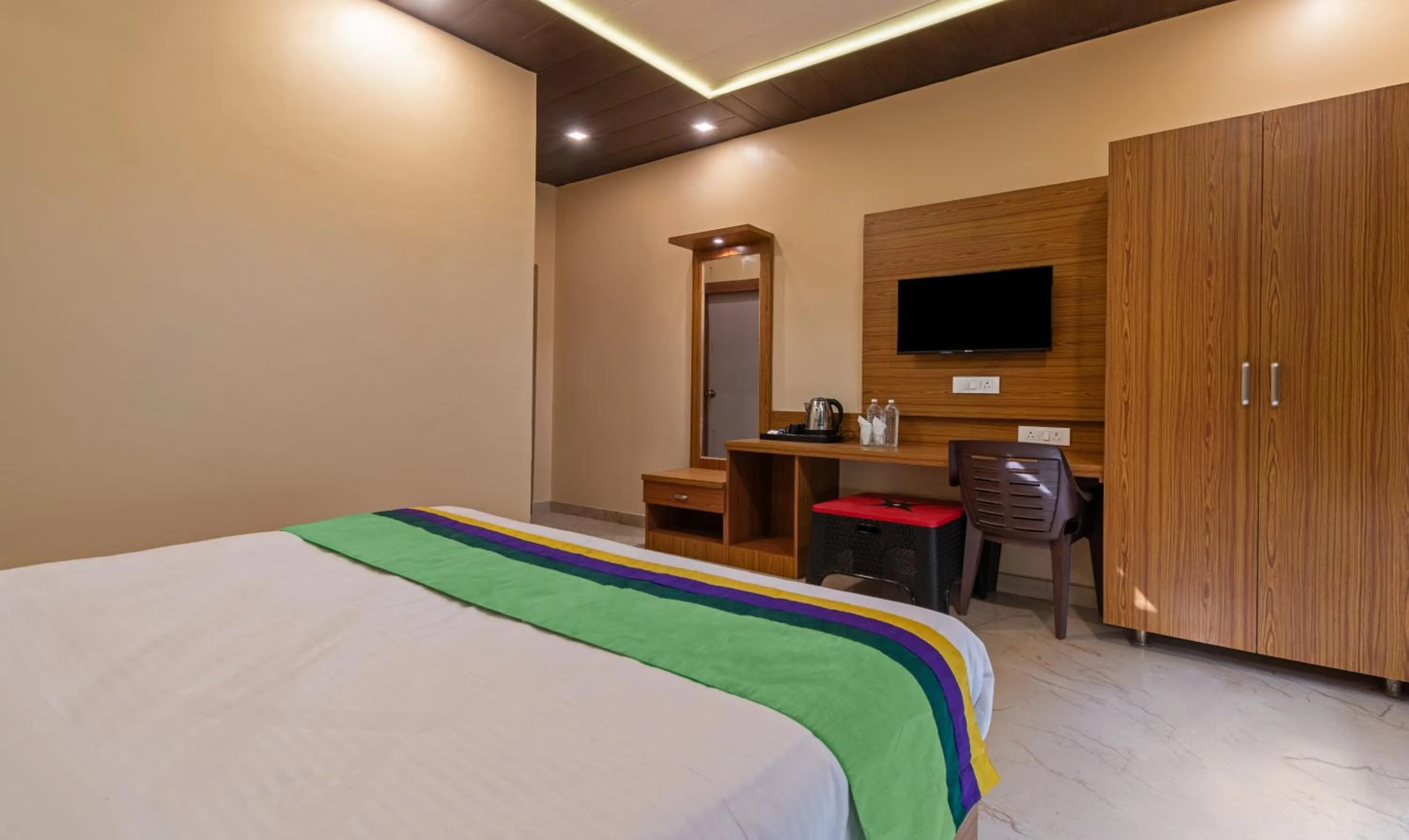 Bedroom, Bed in Treebo Heaven Grand Ayodhya