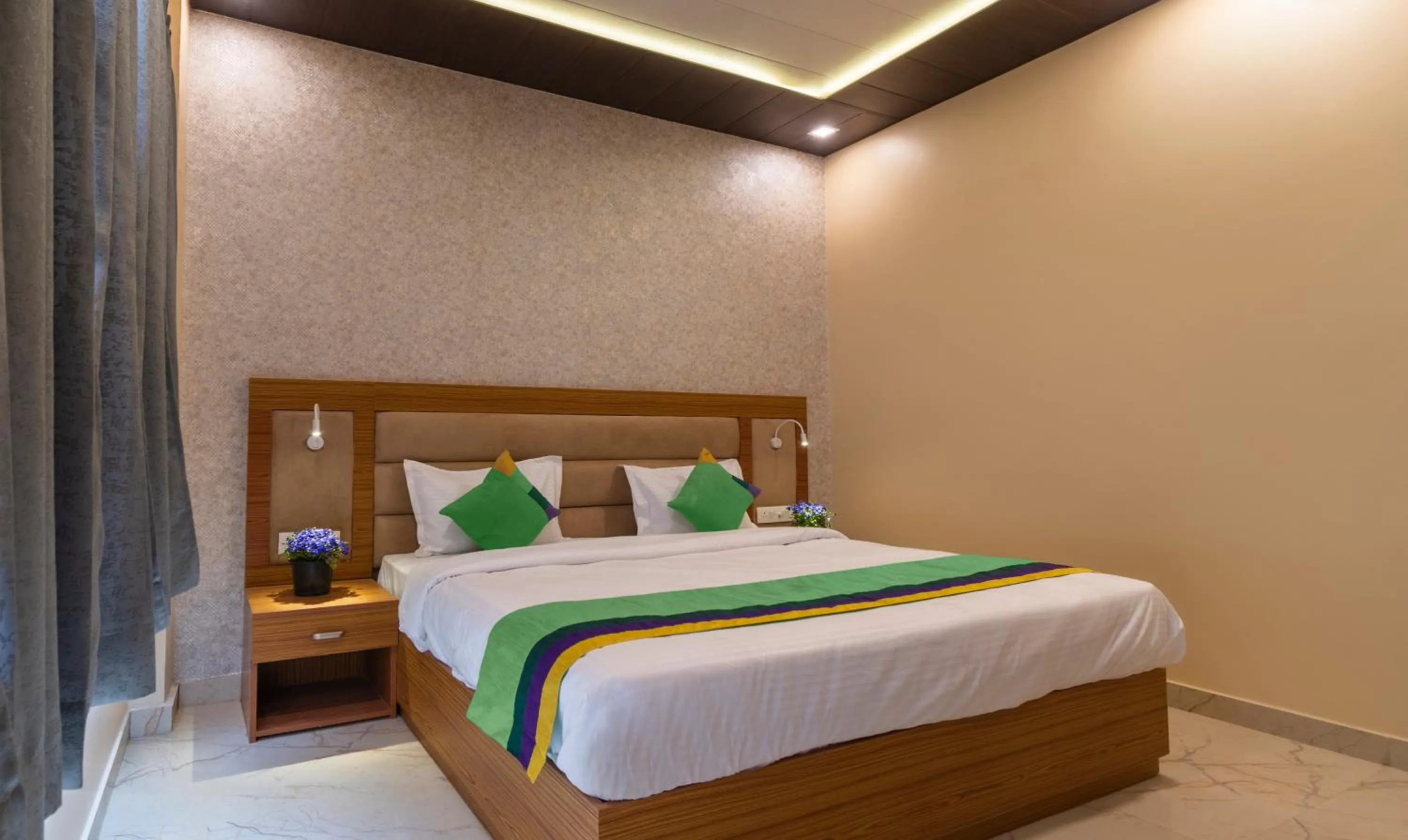 Bedroom, Bed in Treebo Heaven Grand Ayodhya