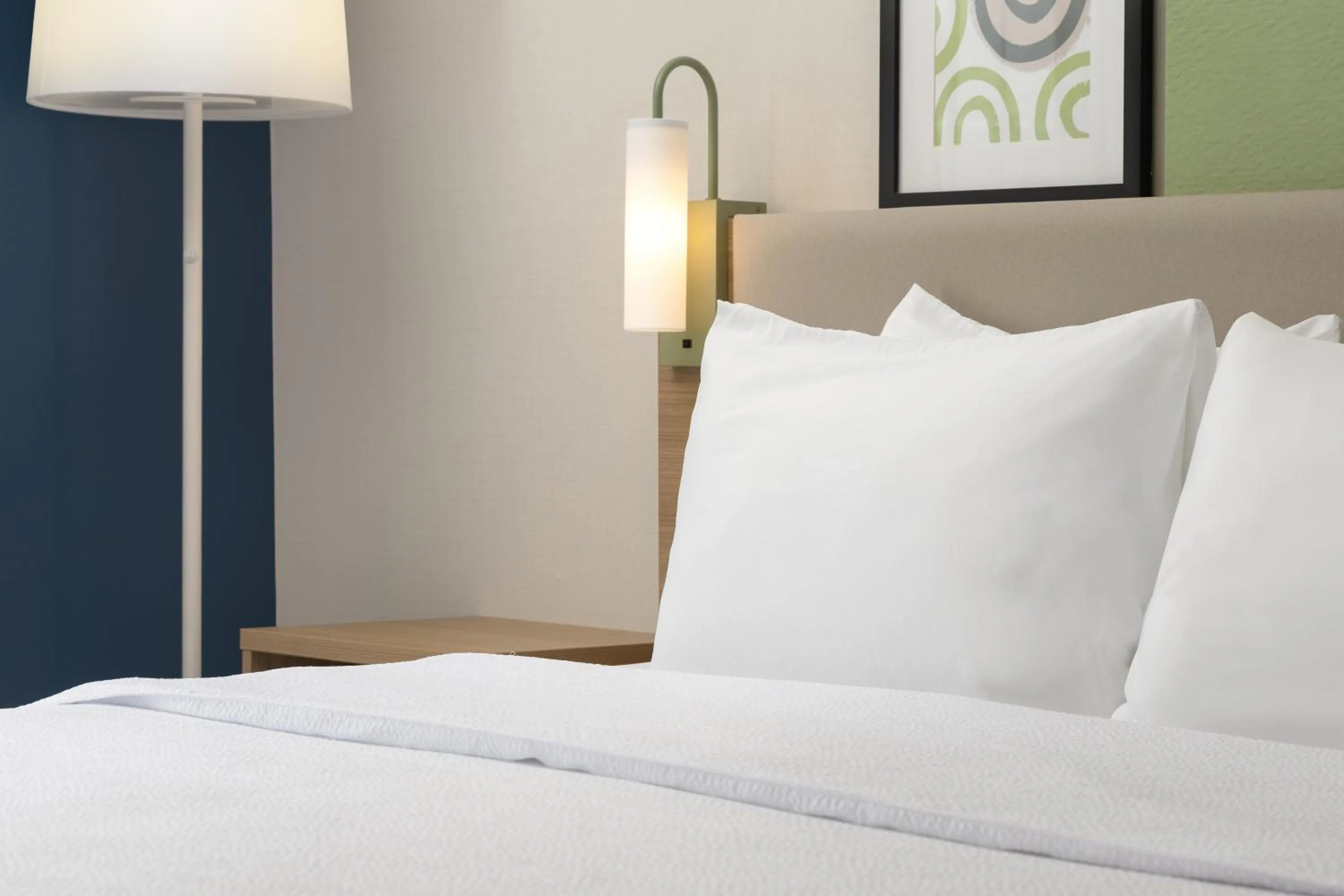 Bedroom, Bed in Spark By Hilton Montreal Midtown