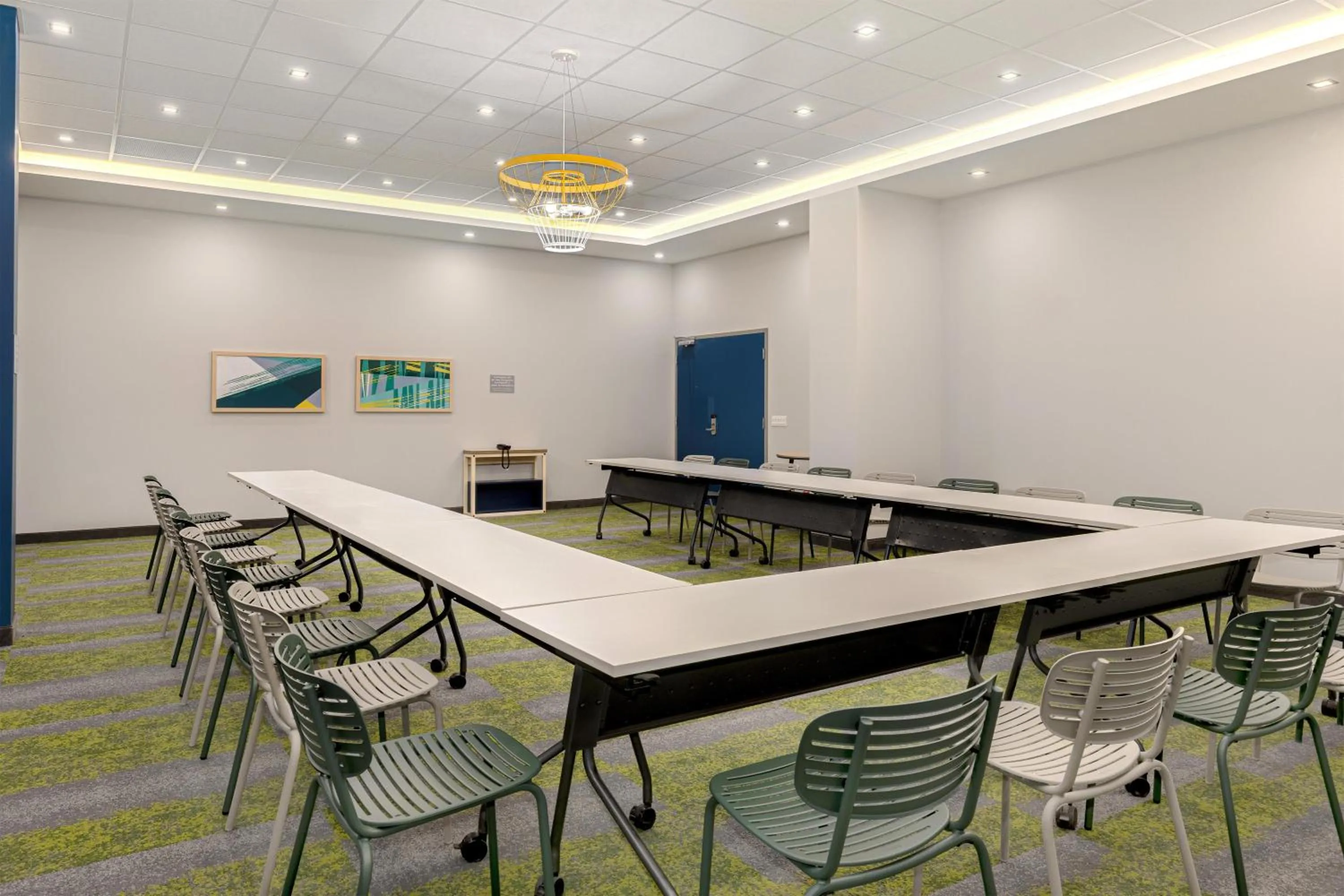 Meeting/conference room in Spark By Hilton Montreal Midtown