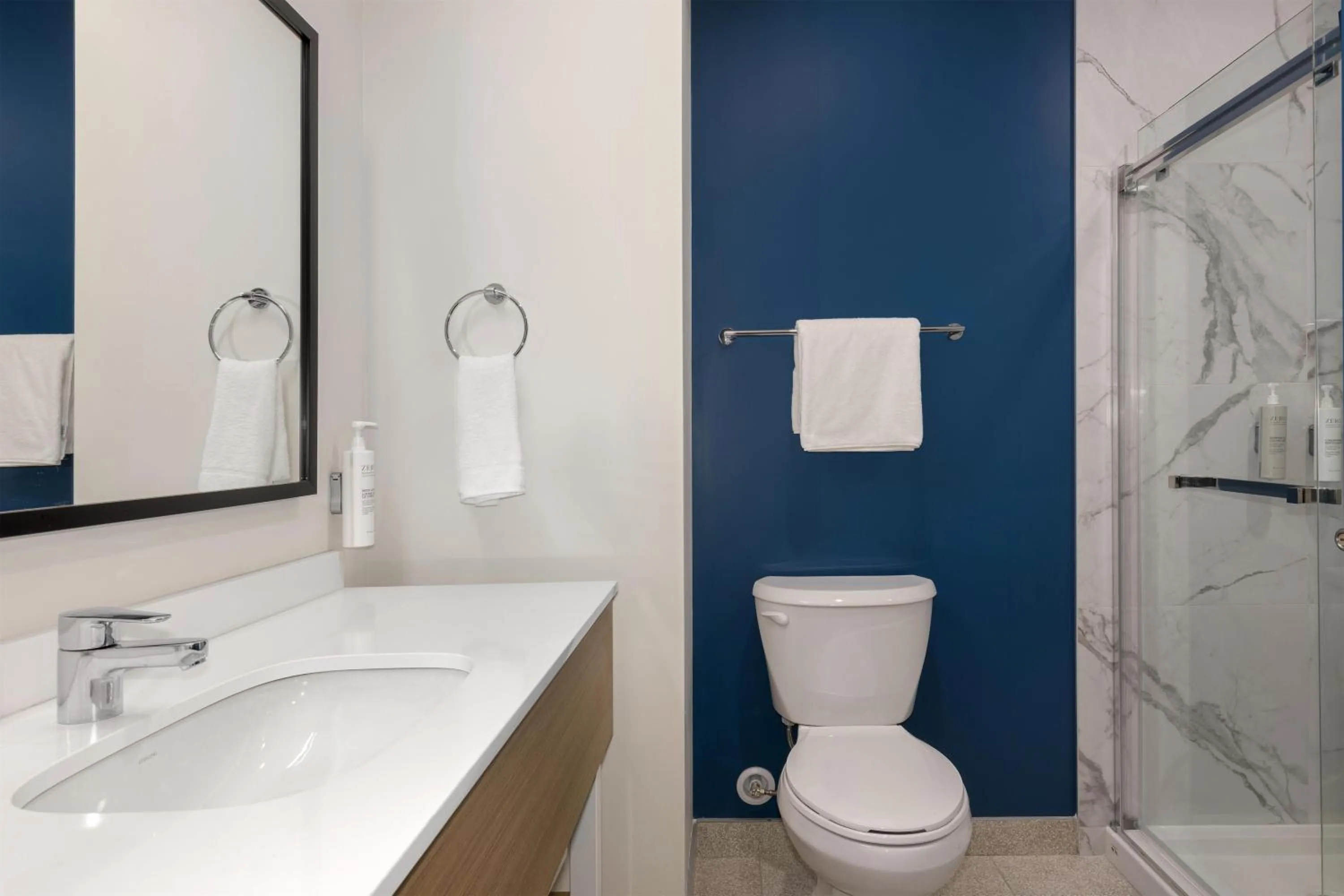 Bathroom in Spark By Hilton Montreal Midtown