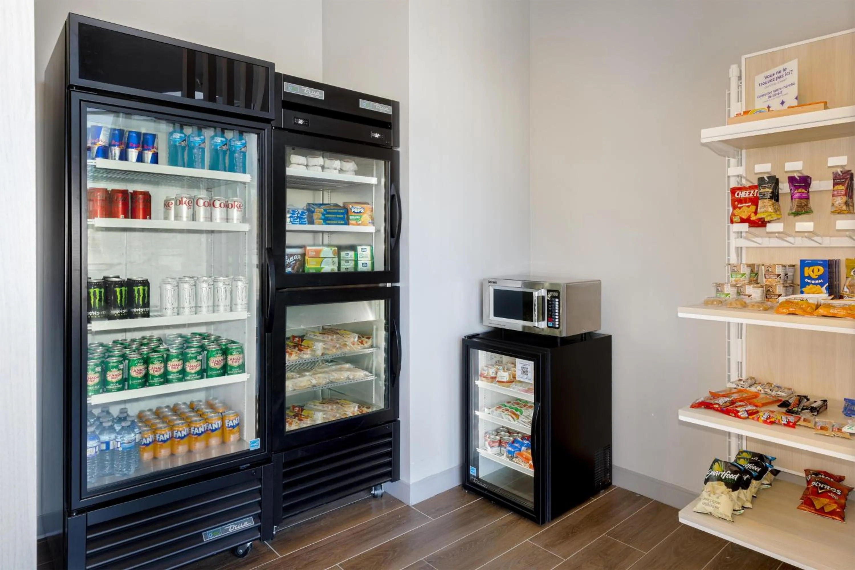 Restaurant/places to eat in Spark By Hilton Montreal Midtown