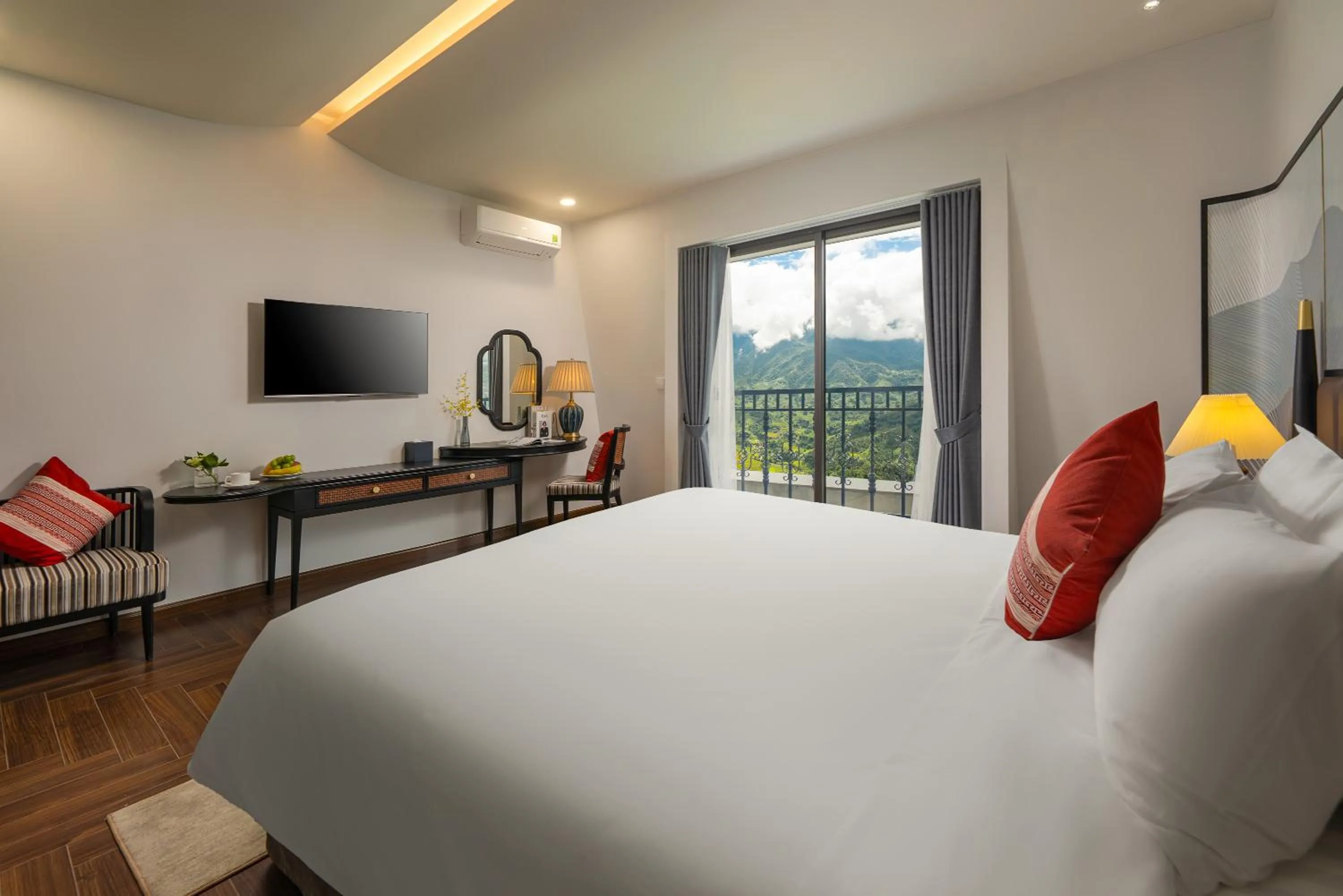 Bed in DeLaMont Sapa Hotel - Hill Serenity Retreat