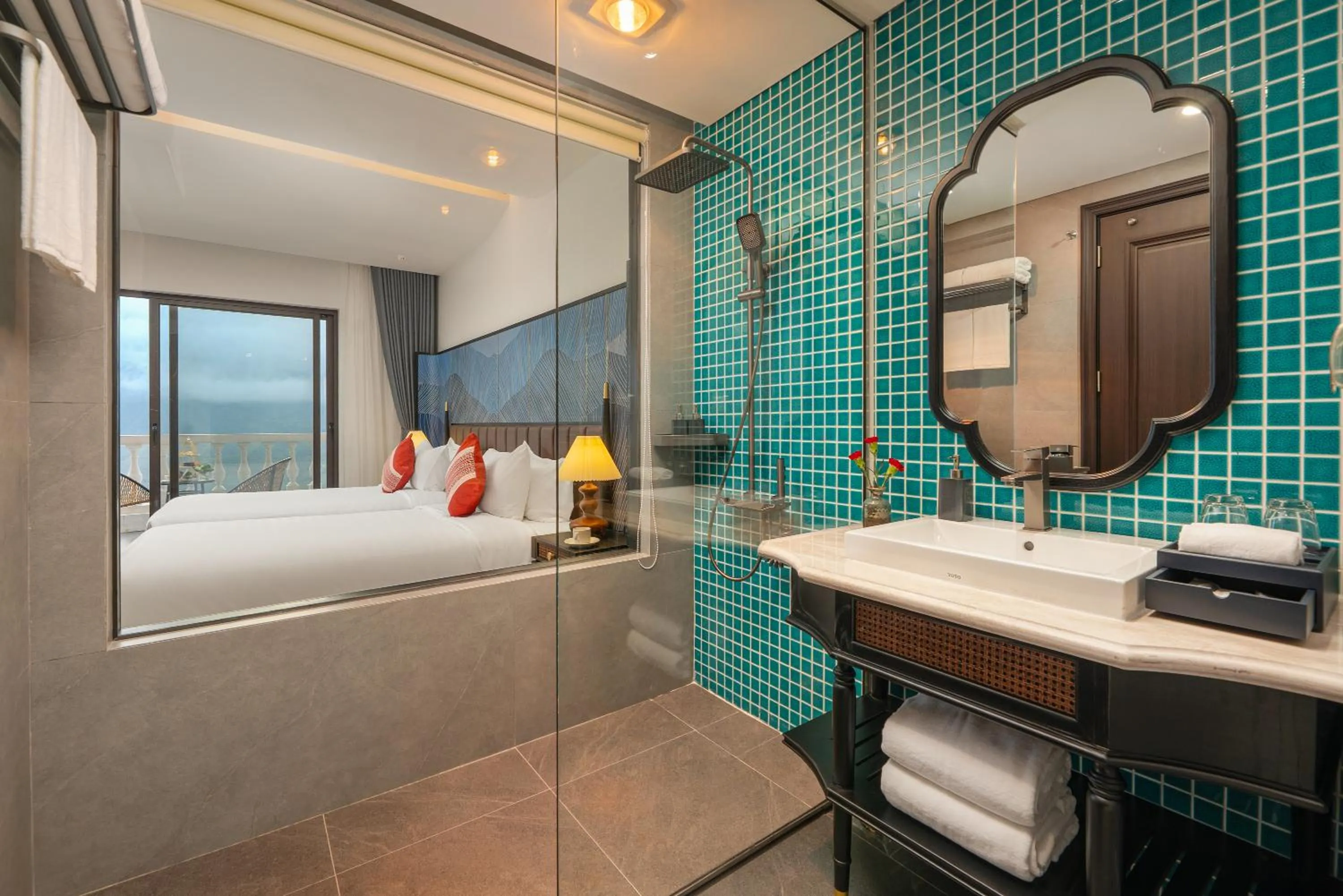 Shower, Bed in DeLaMont Sapa Hotel - Hill Serenity Retreat