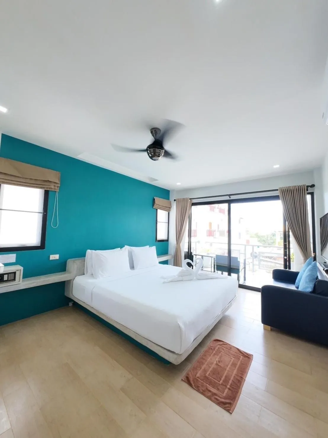 room service, Bed in Good Dream Hotel (Khun Ying House)