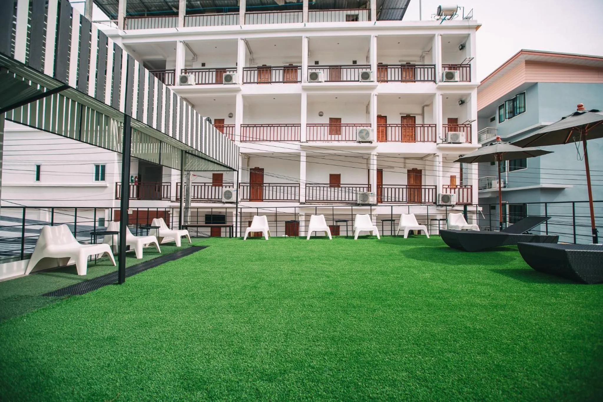 Patio in Good Dream Hotel (Khun Ying House)