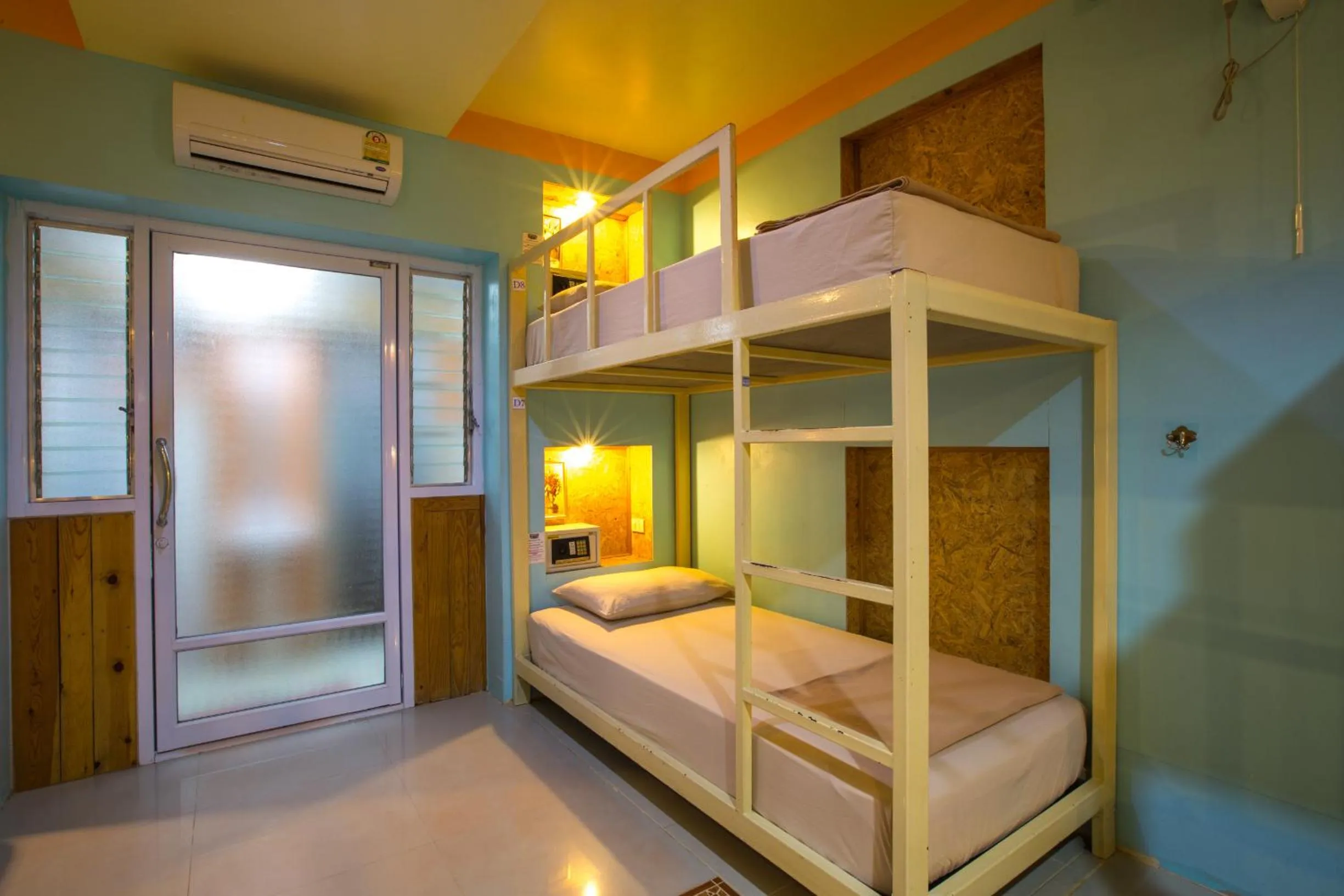 bunk bed, Bed in Good Dream Hotel (Khun Ying House)
