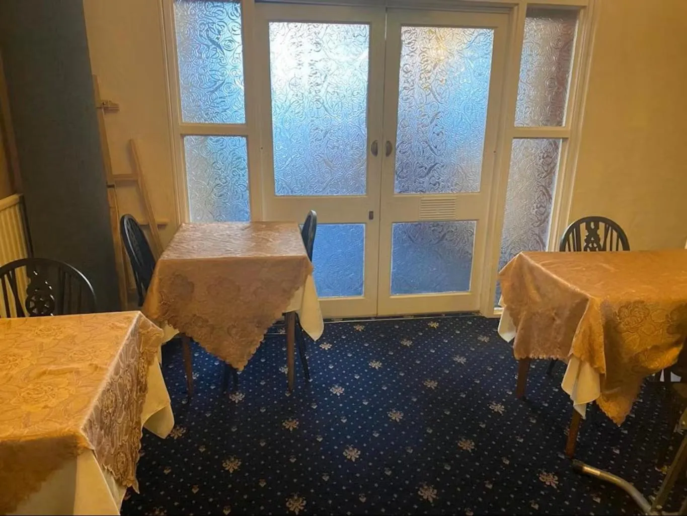 Restaurant/places to eat in Baytree Lodge