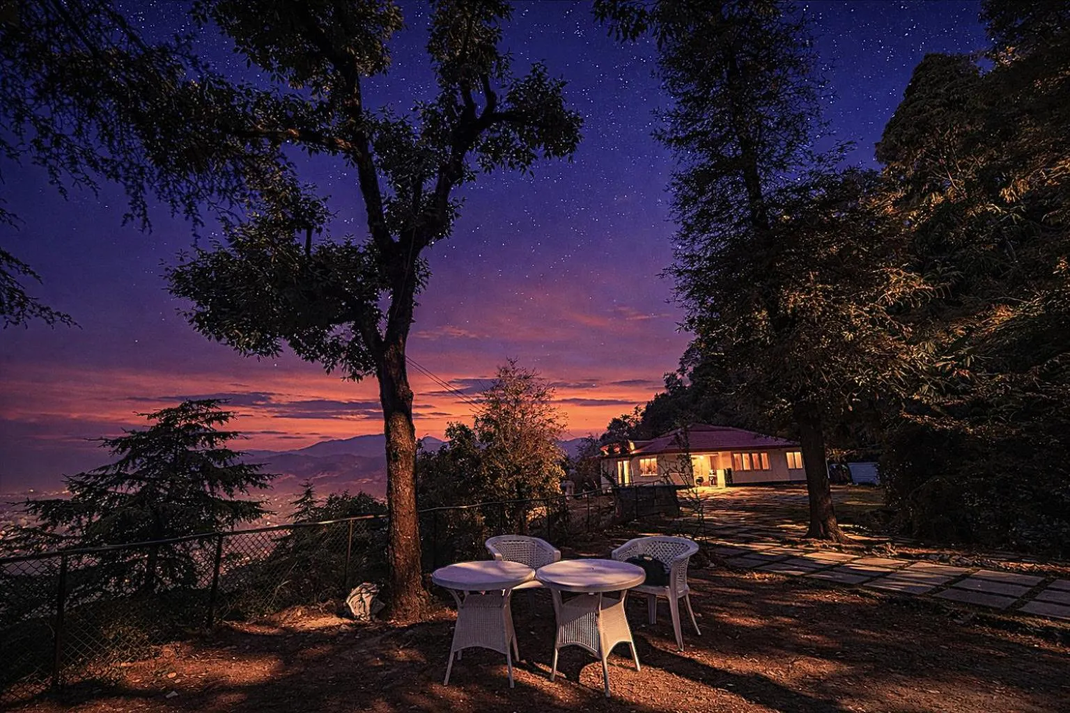 The Hill Crest Mussoorie - 500 mtr from Mall Road