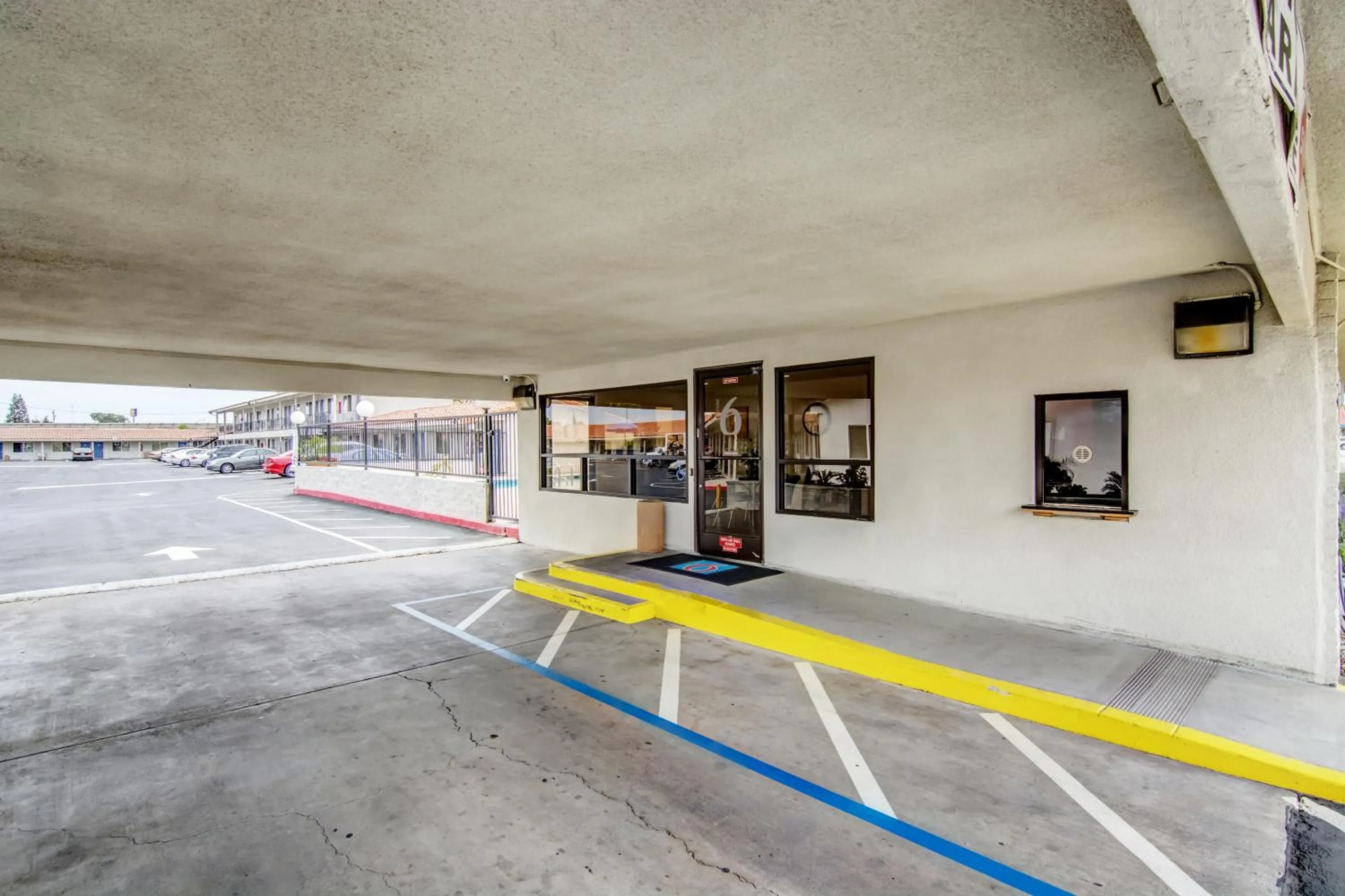 Parking in Motel 6 Manteca CA