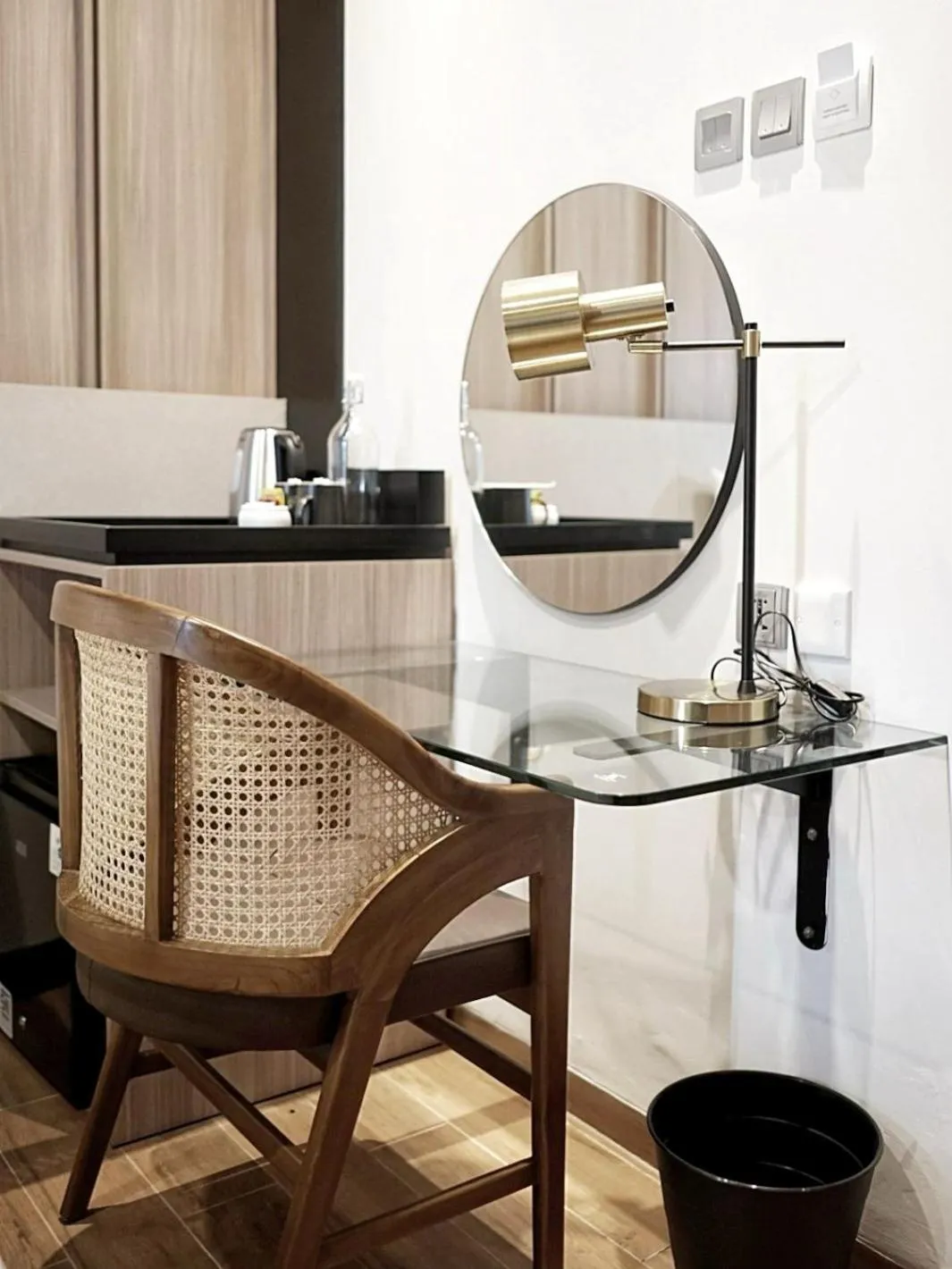 Spot 43 Cafe and Hotel