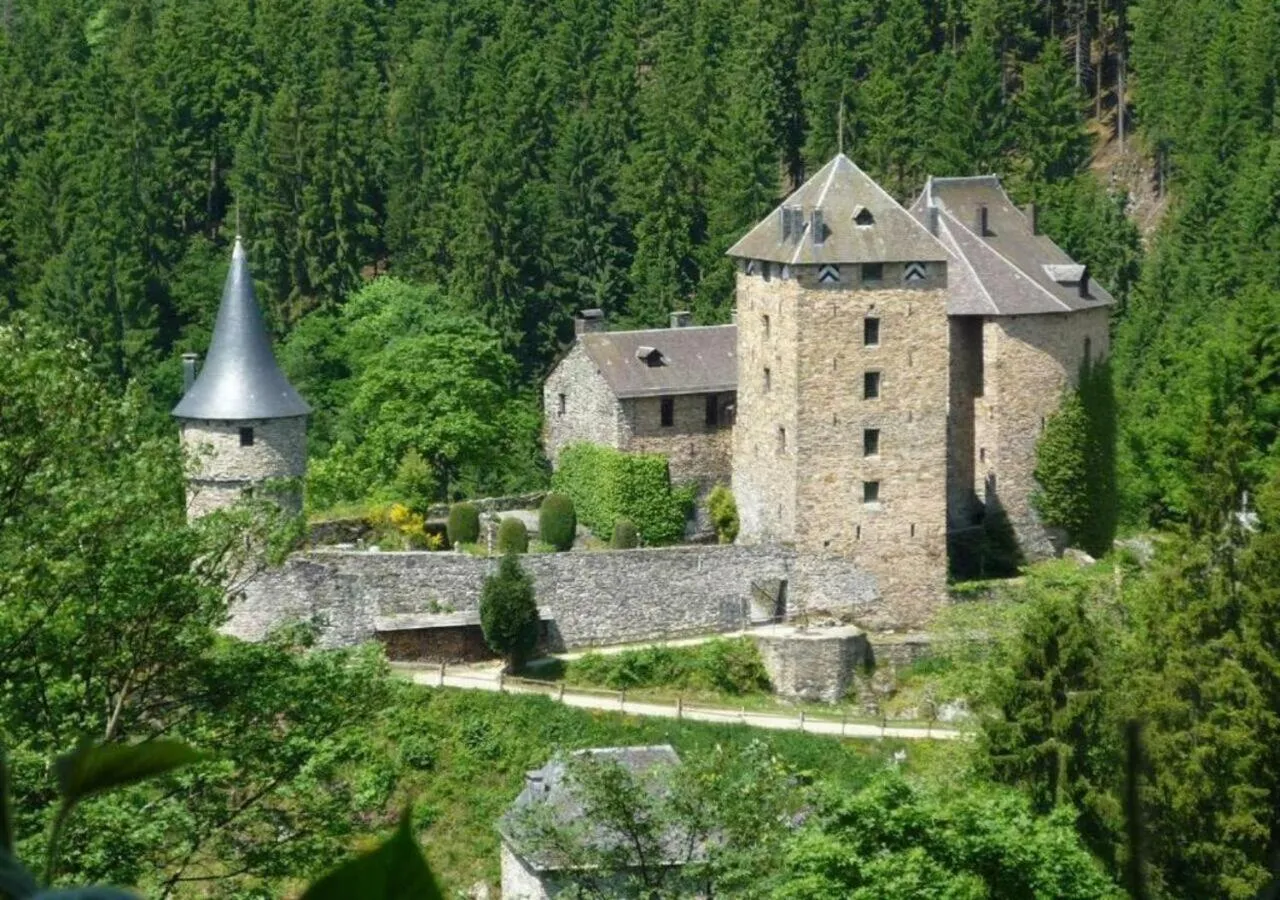 Nearby landmark in Hôtel Belair "Ravel Etape"