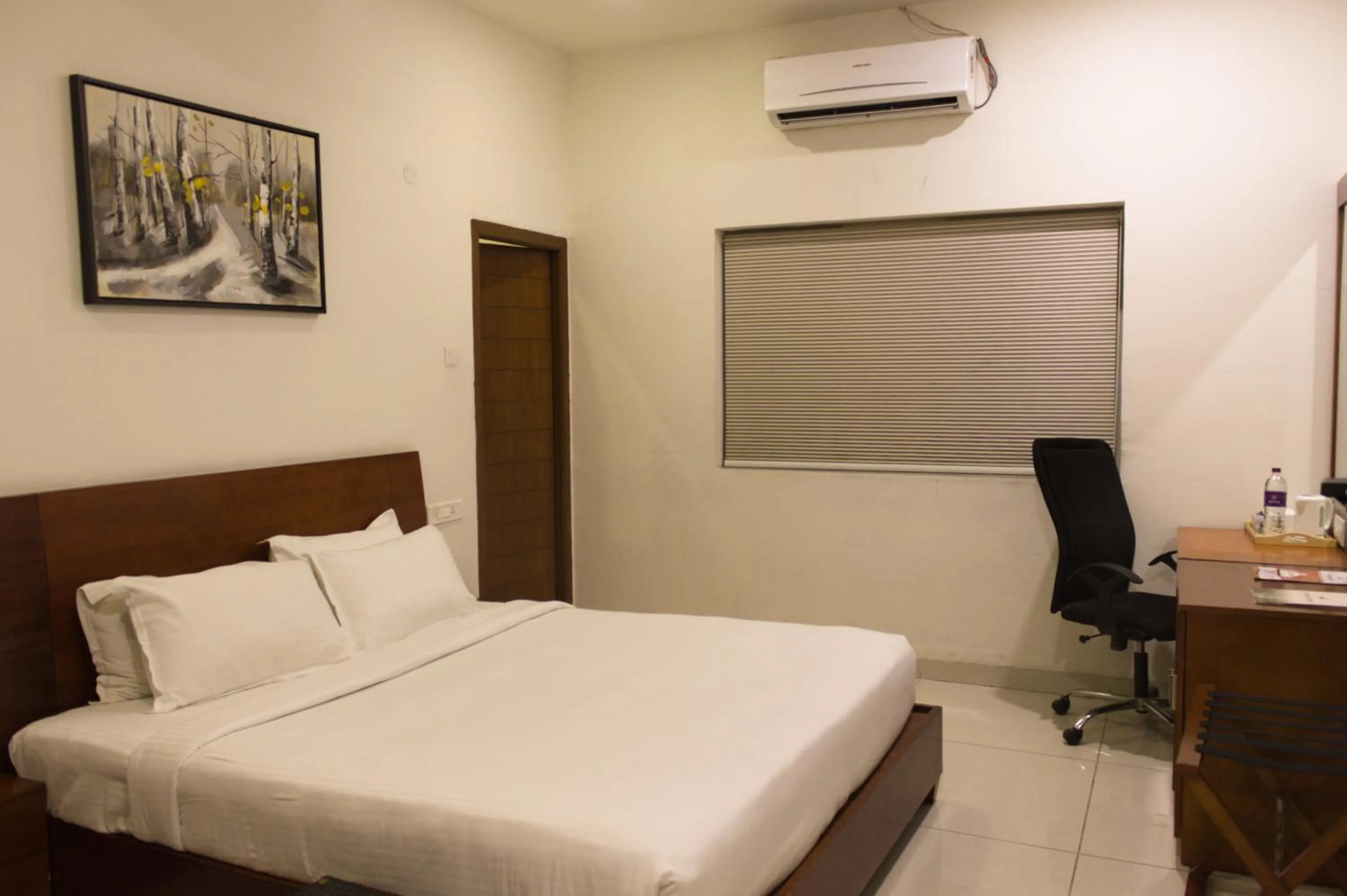 Bedroom, Bed in Mrugavani Resort & Spa