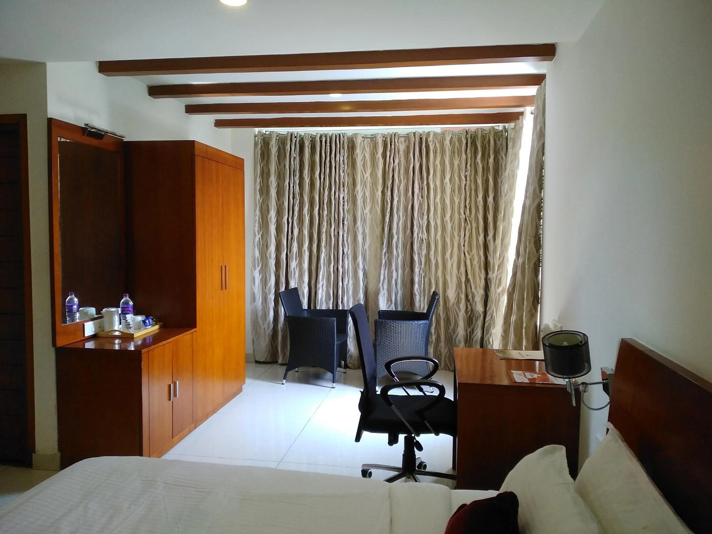 hair dresser, Bed in Mrugavani Resort & Spa