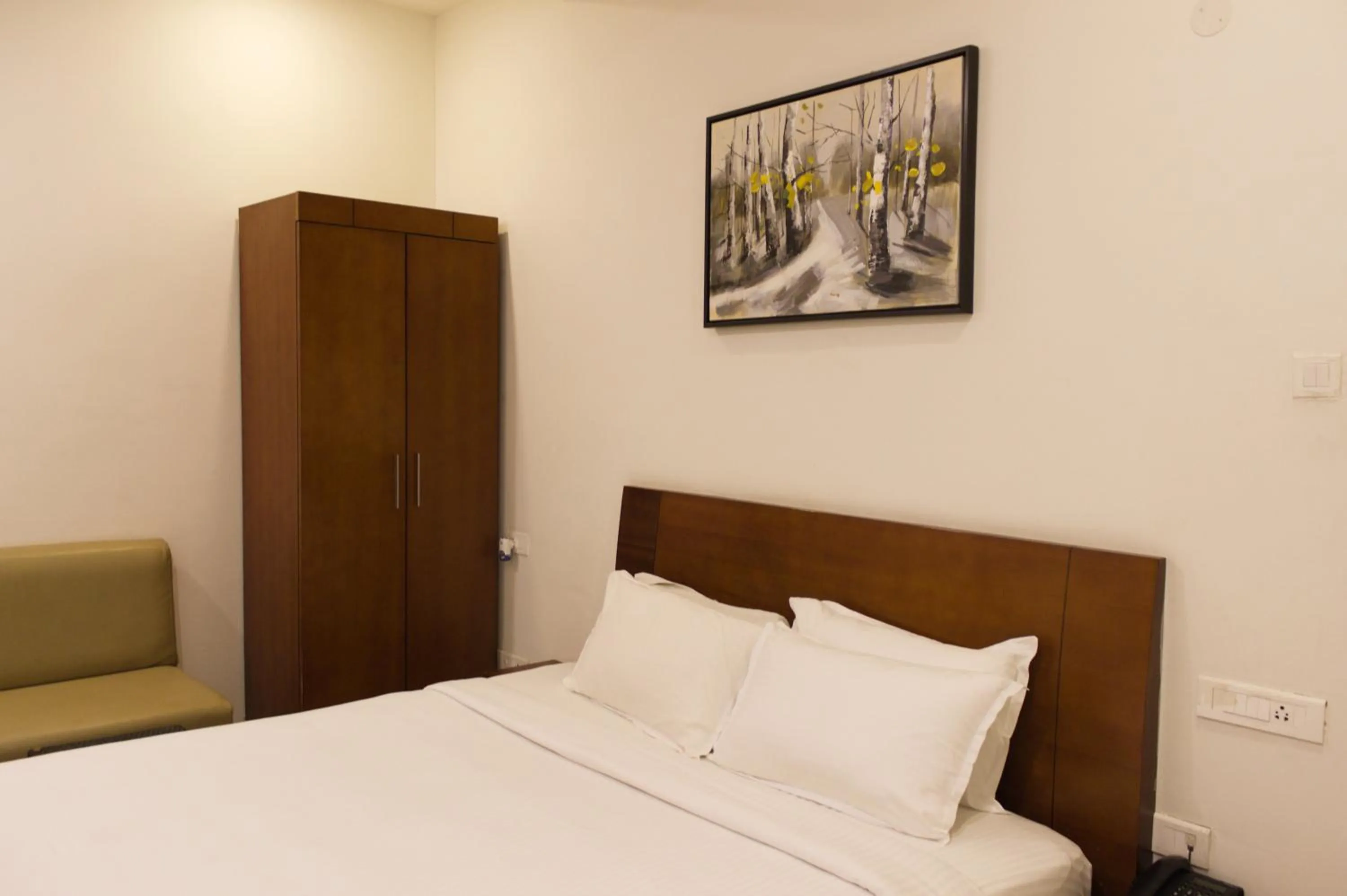 Bedroom, Bed in Mrugavani Resort & Spa