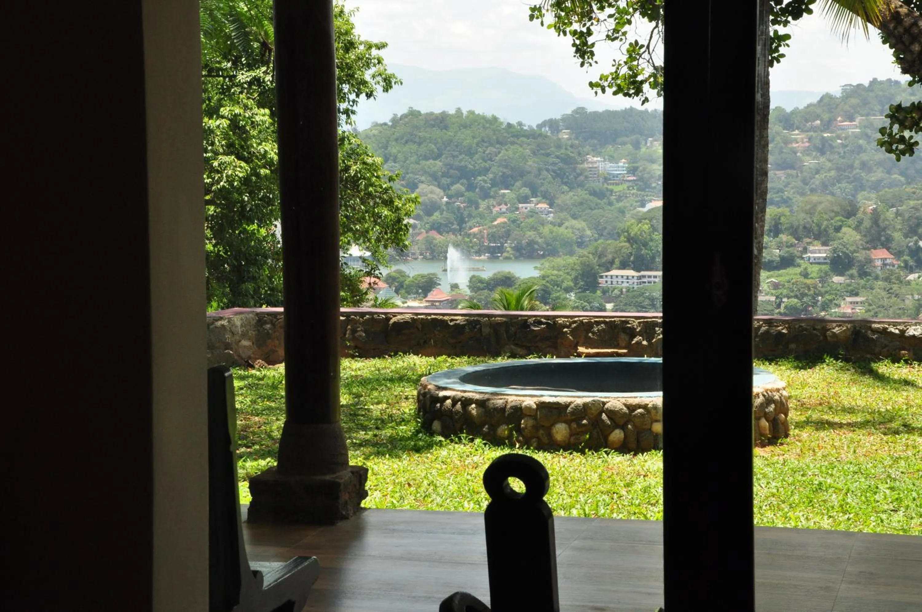 Lake view in The Buena Vista Kandy