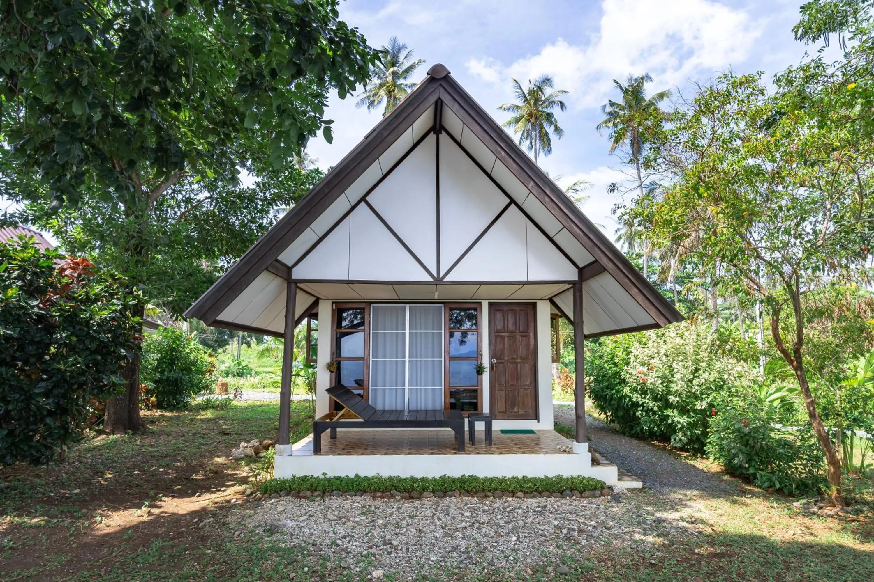 Property building in Ta-Lay Time KohMak