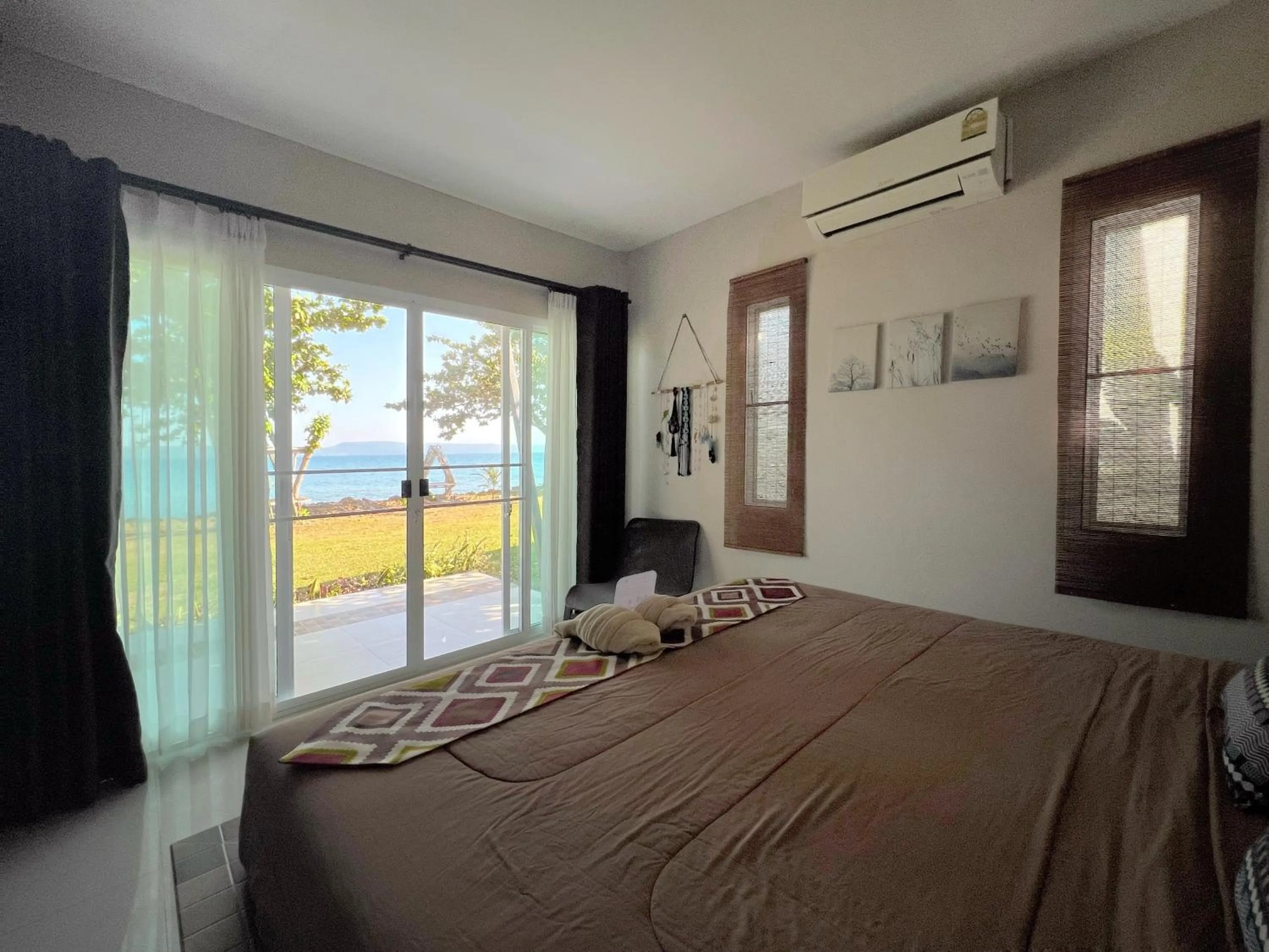 Bed in Ta-Lay Time KohMak