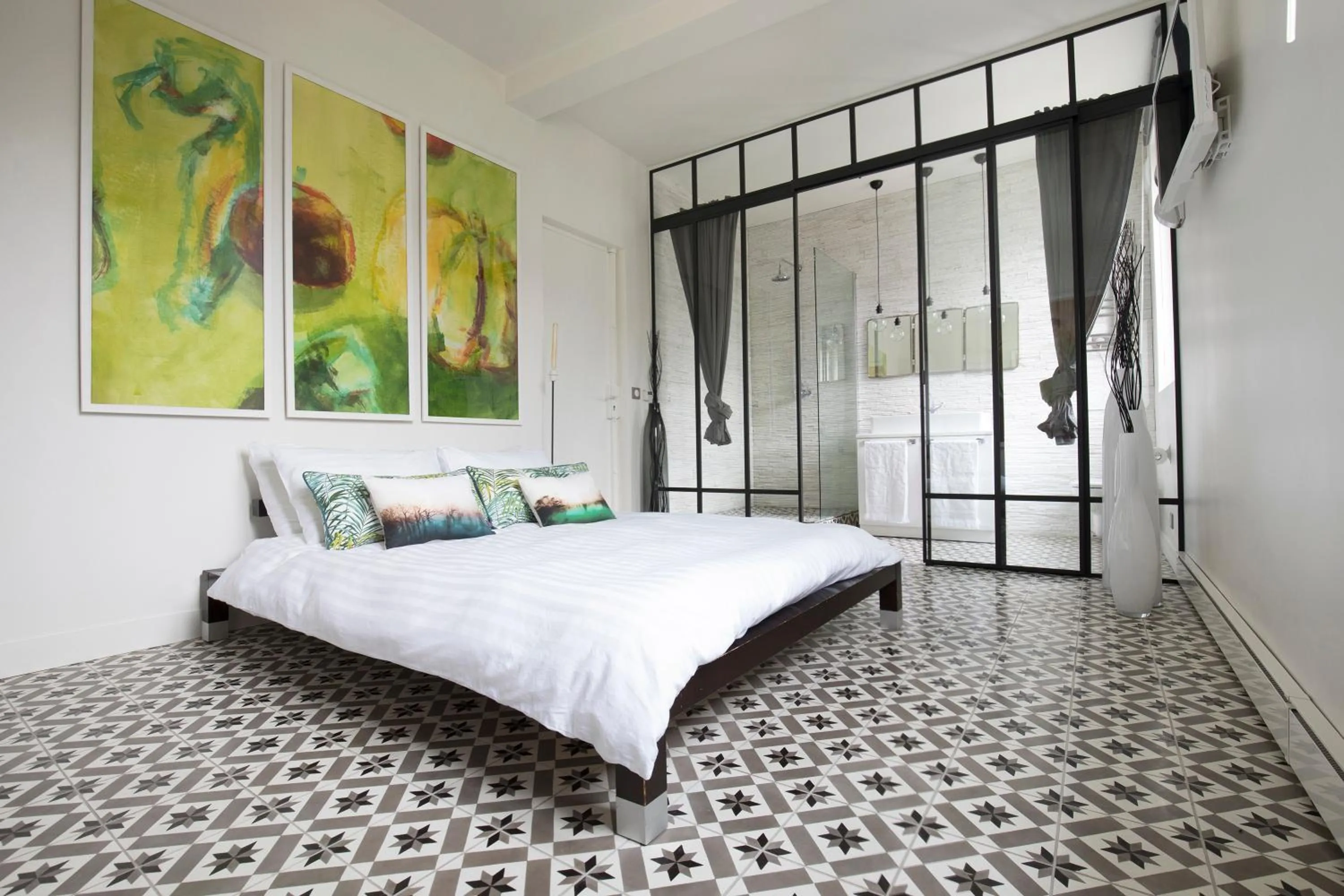 MONTMARTRE ROMANTIC, Bed & Breakfast - Paris
