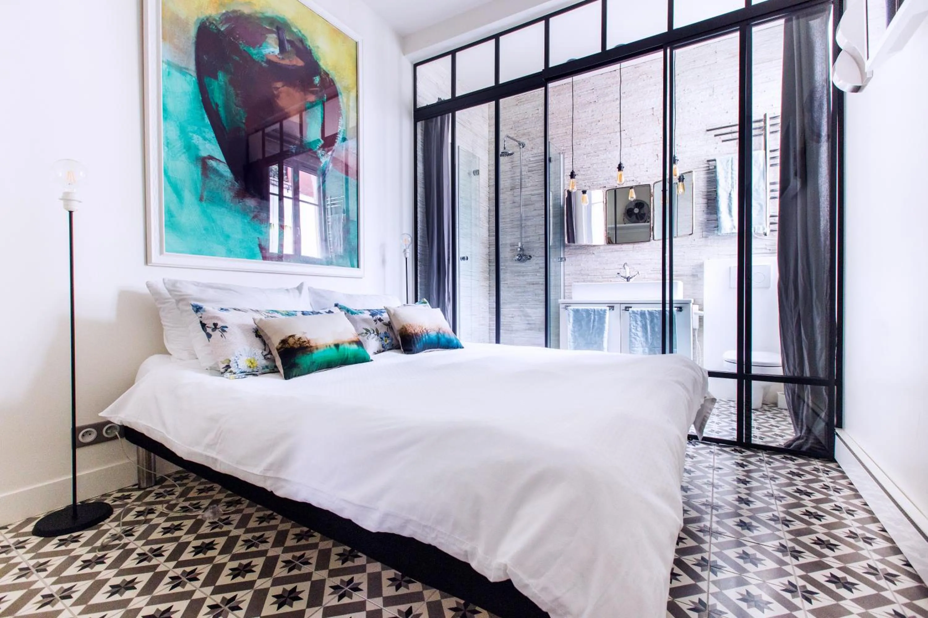 MONTMARTRE ROMANTIC, Bed & Breakfast - Paris