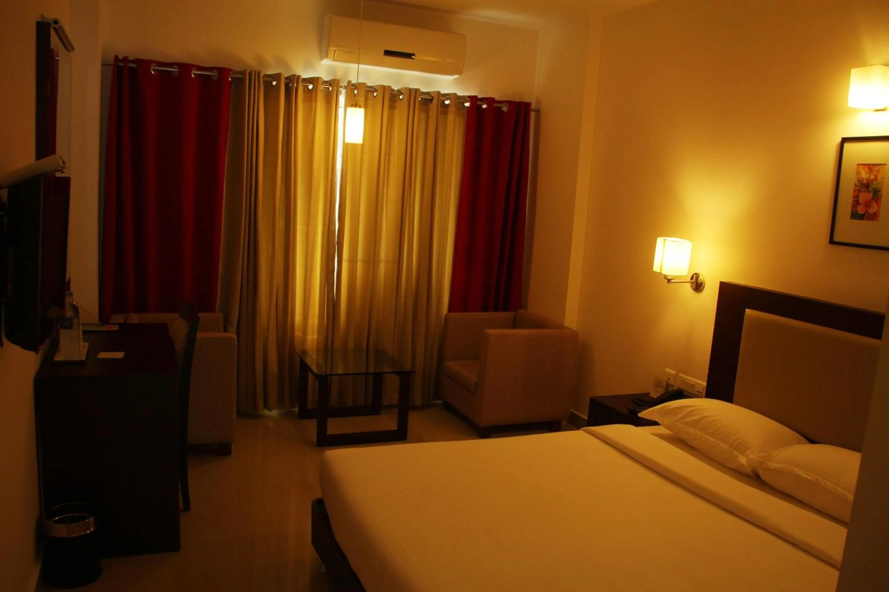Bed in Hotel Hills Park Pathanamthitta