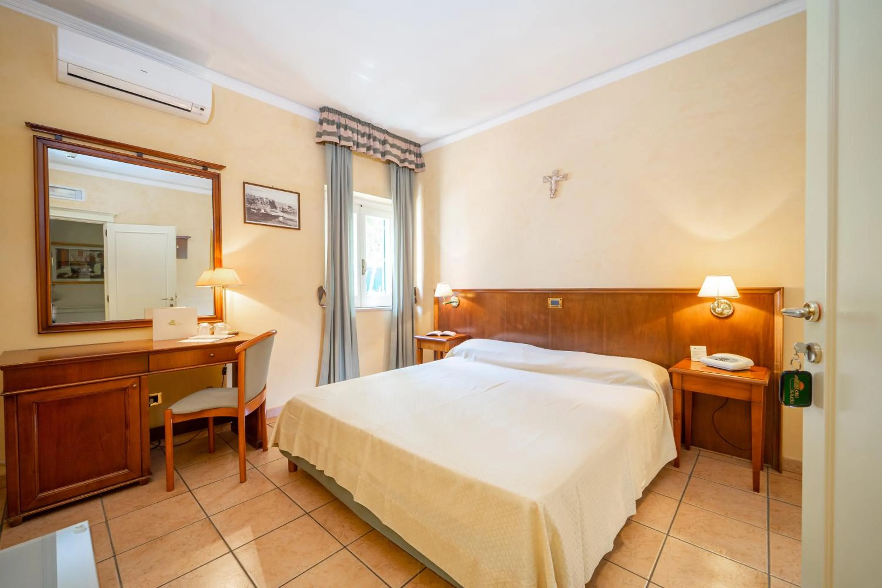 Standard Double Room in Hotel Santa Lucia