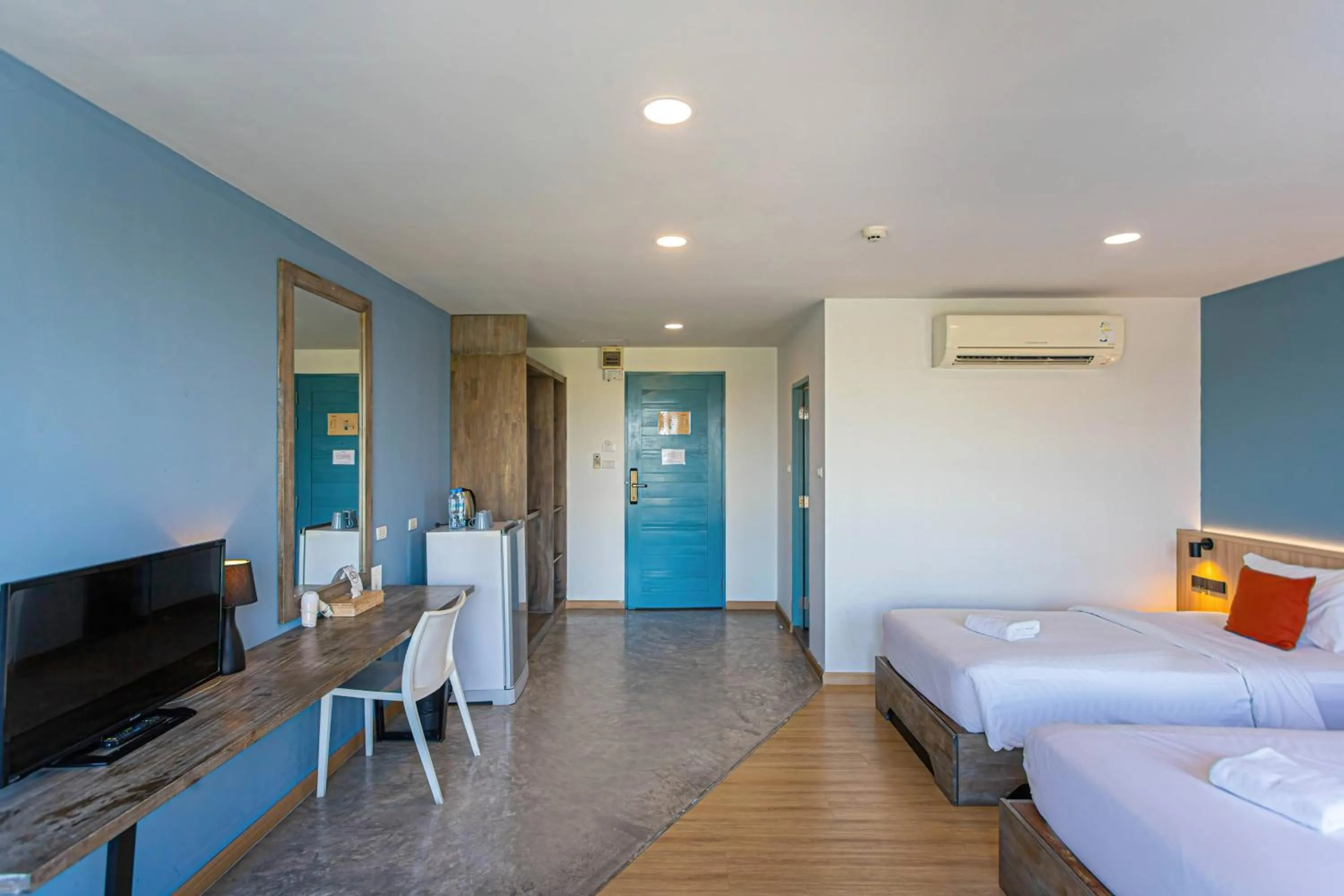 Photo of the whole room, Bed in Suntria Hotel Pattaya