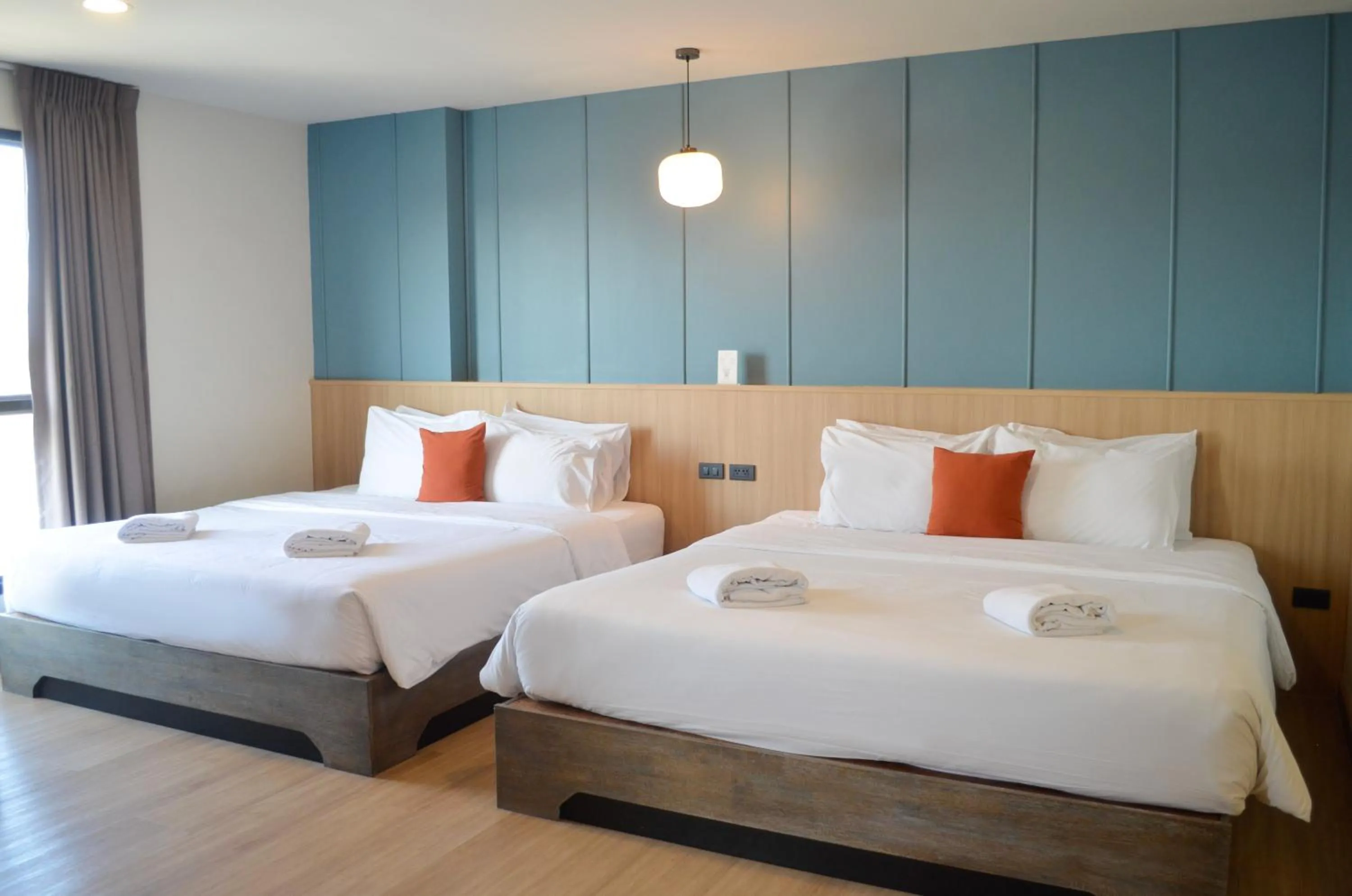 Photo of the whole room, Bed in Suntria Hotel Pattaya