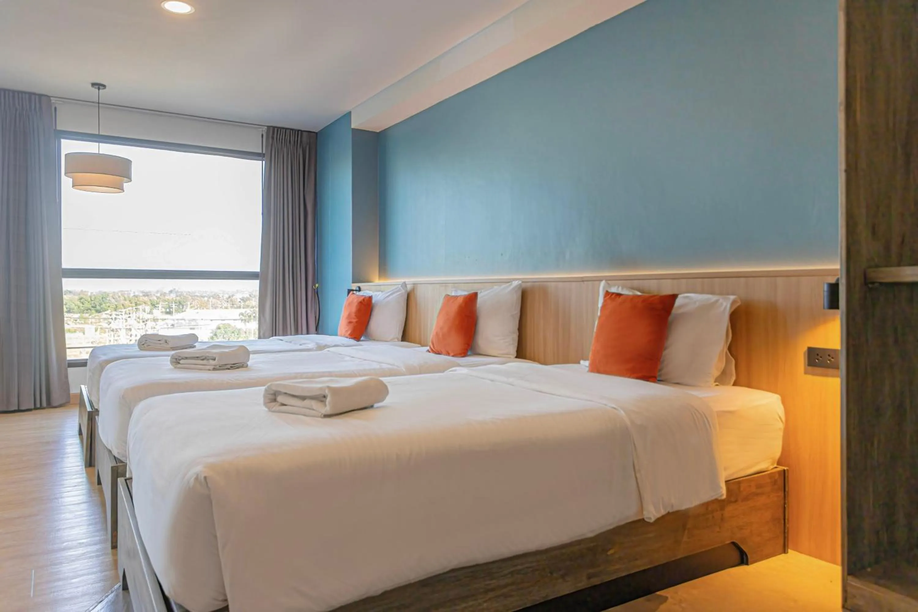 Photo of the whole room, Bed in Suntria Hotel Pattaya