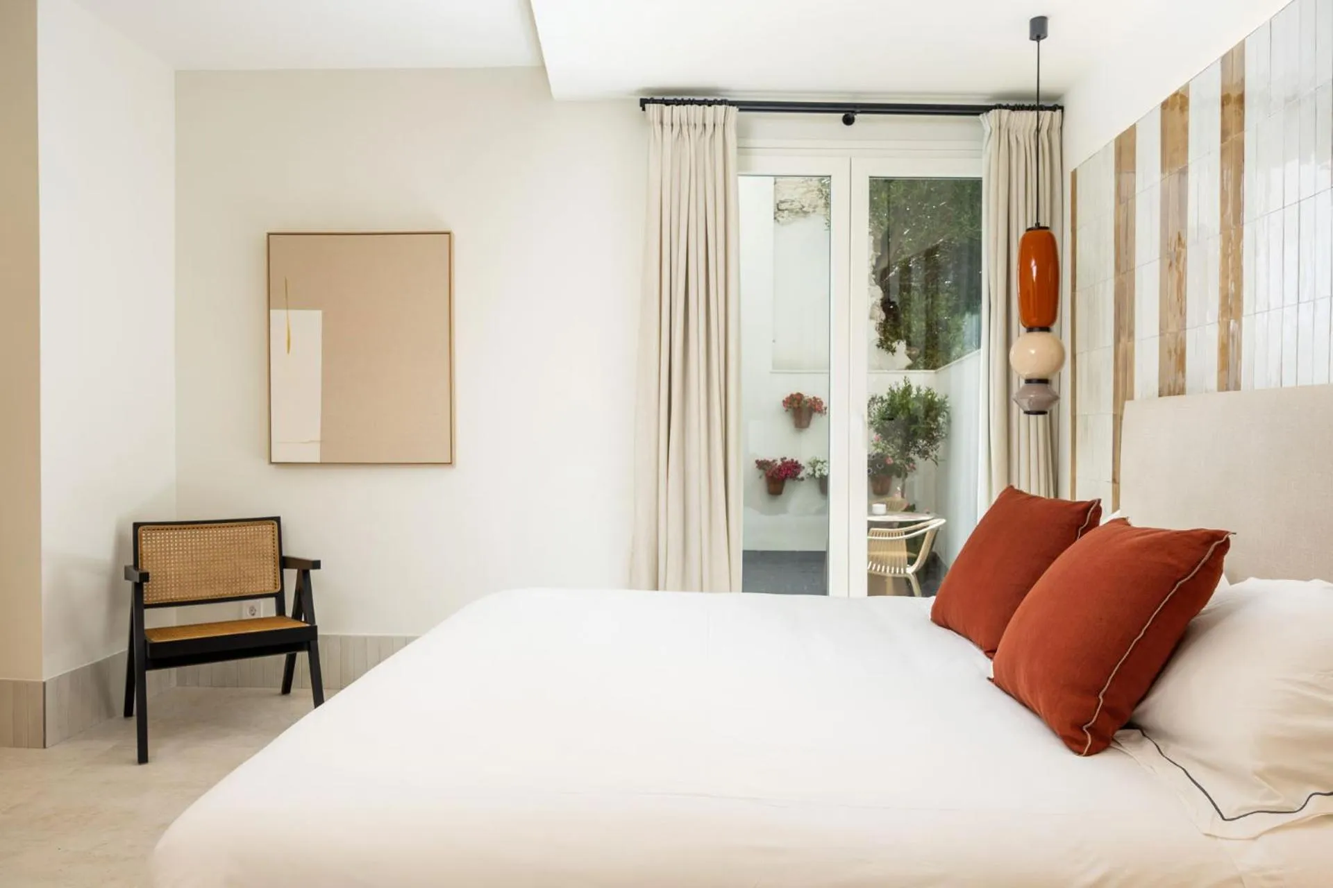 Patio, Bed in Aristoy - by Grupo Tribu