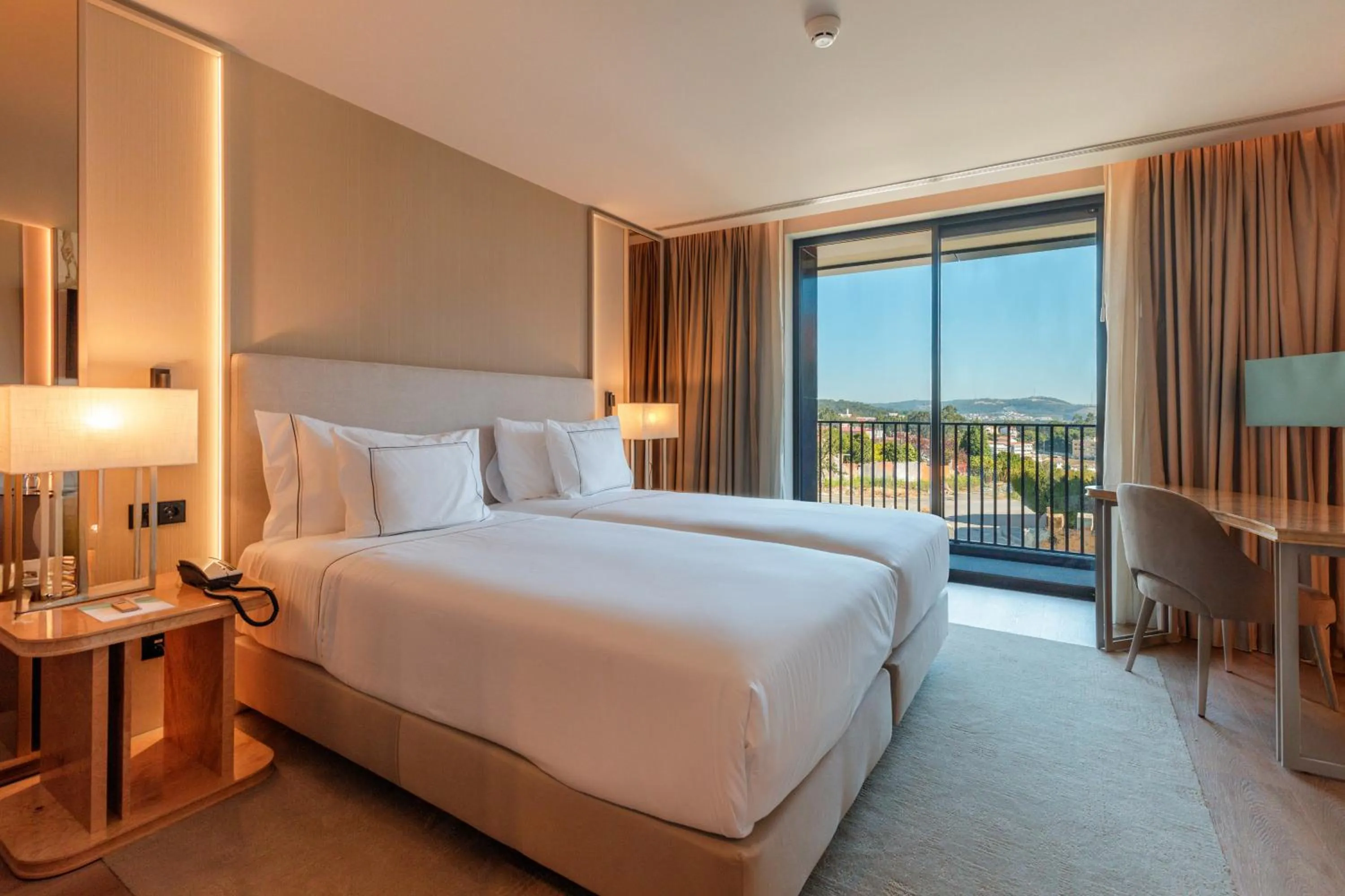 Bedroom, Bed in Meliá São João da Madeira