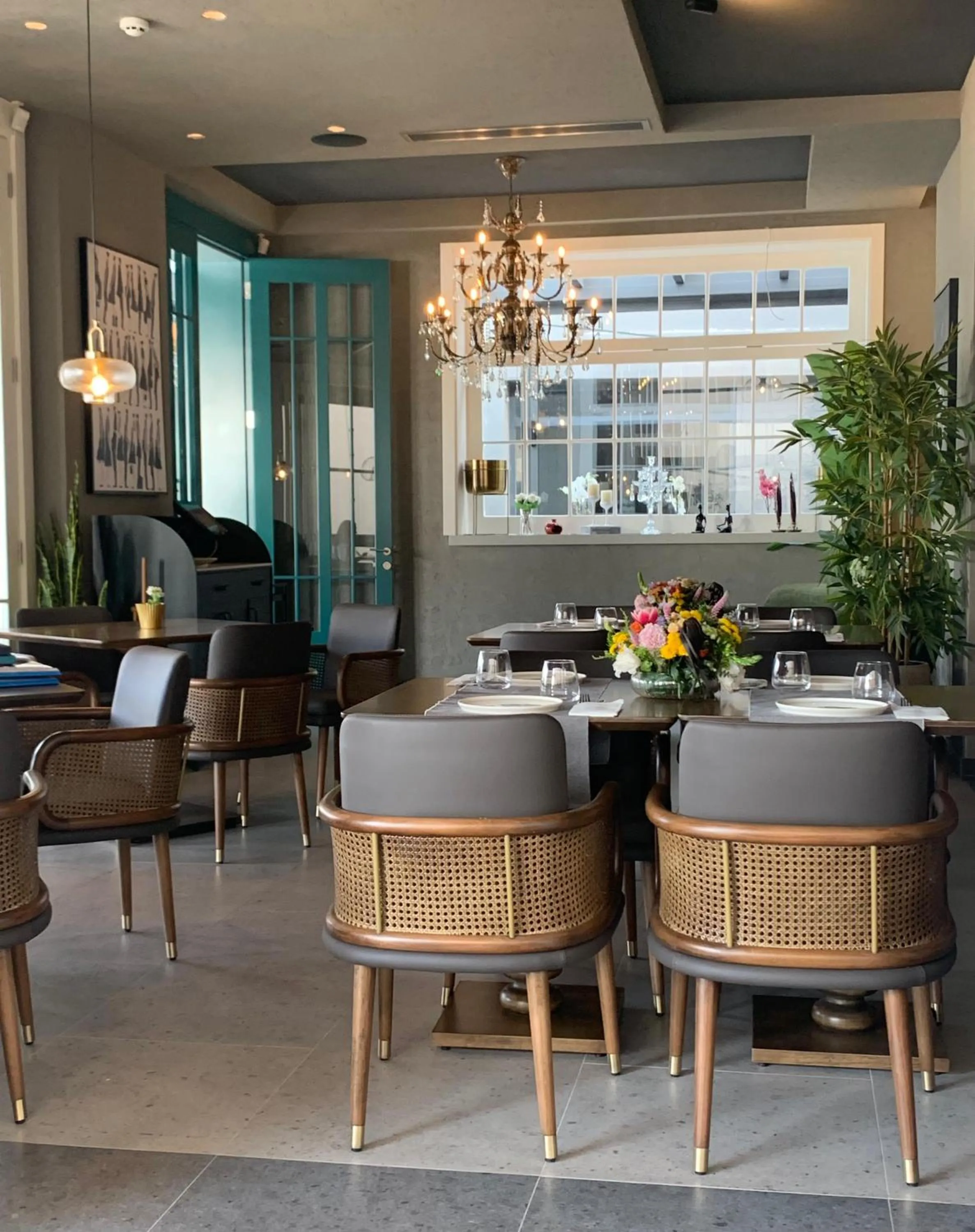 Restaurant/places to eat in RUKA Hotel