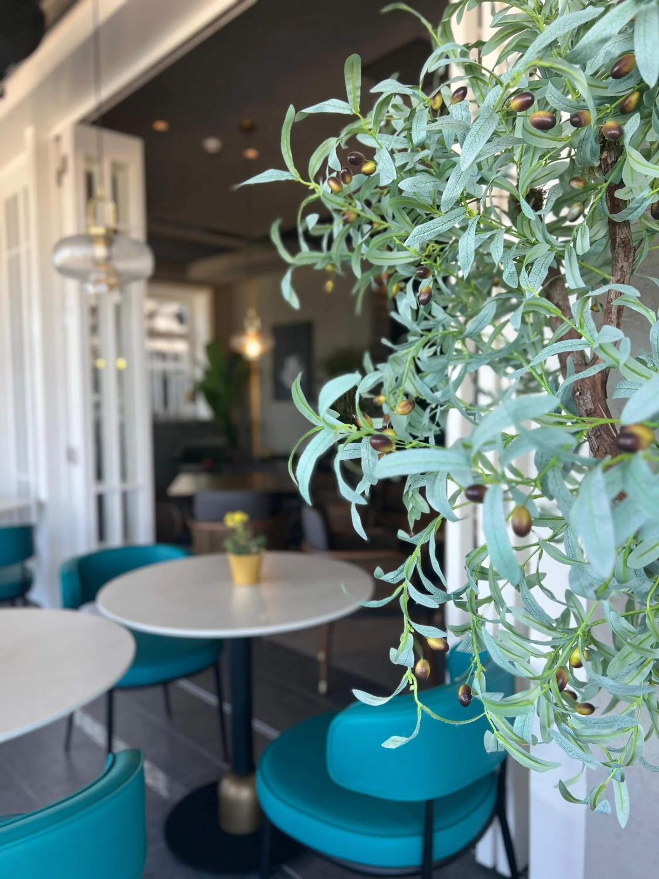 Restaurant/places to eat in RUKA Hotel