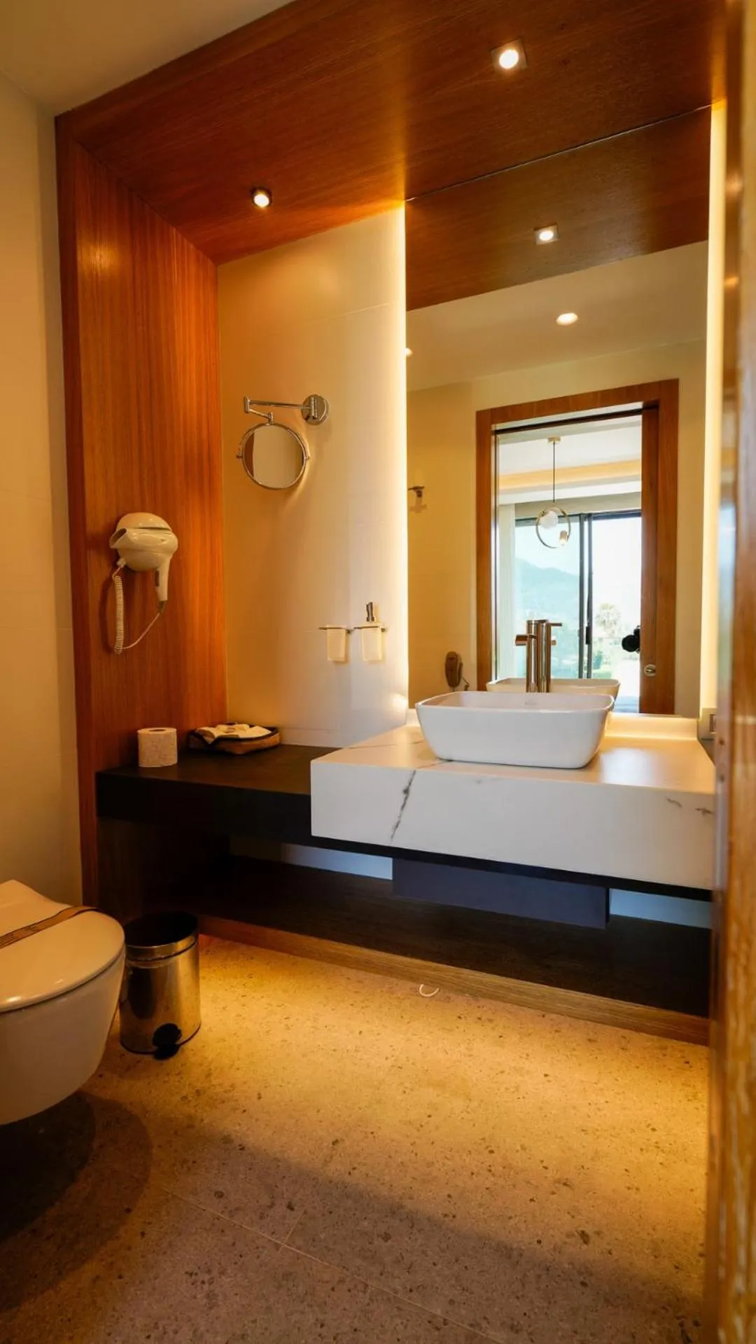 Bathroom, Bed in RUKA Hotel