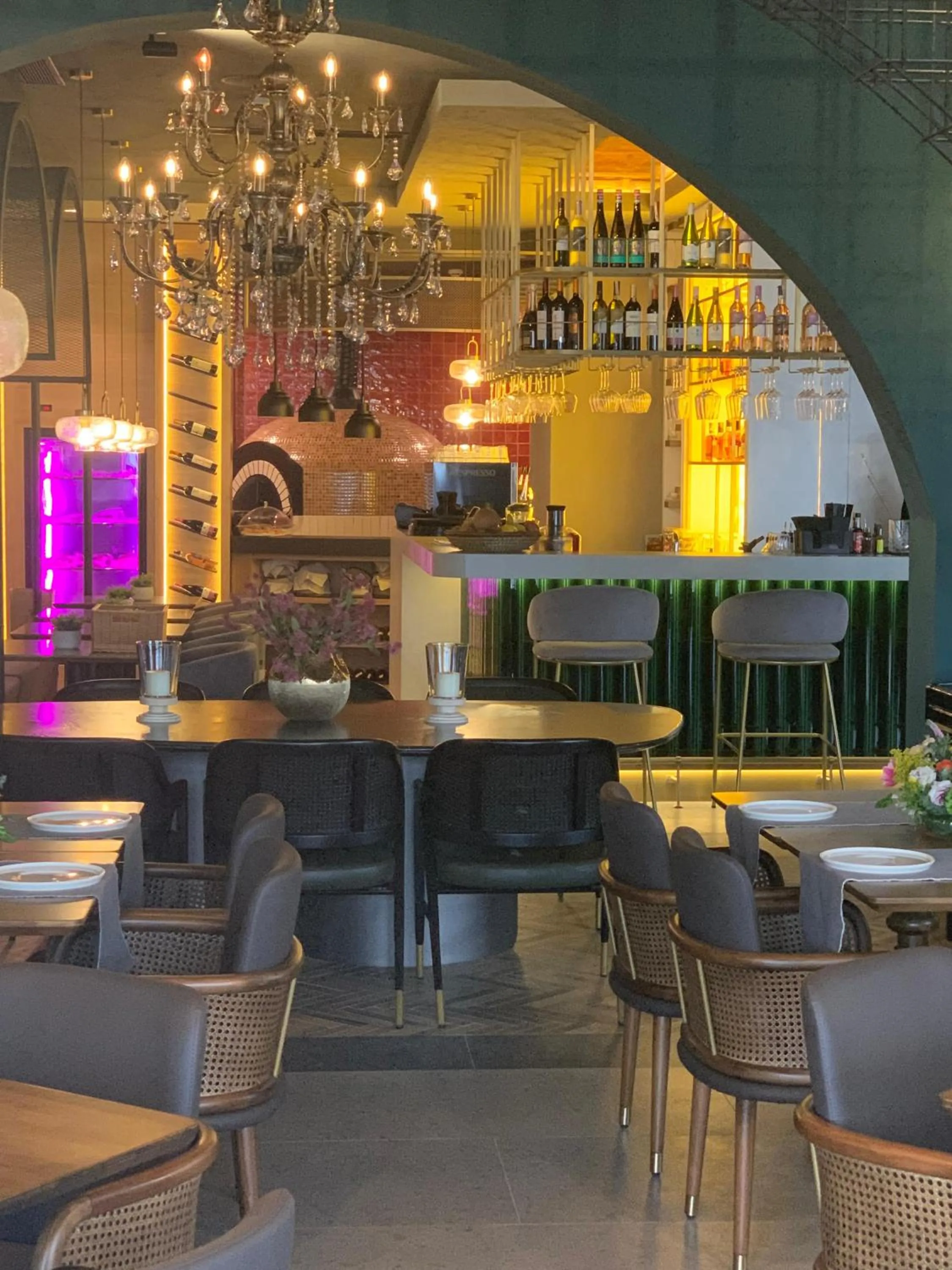 Restaurant/places to eat in RUKA Hotel