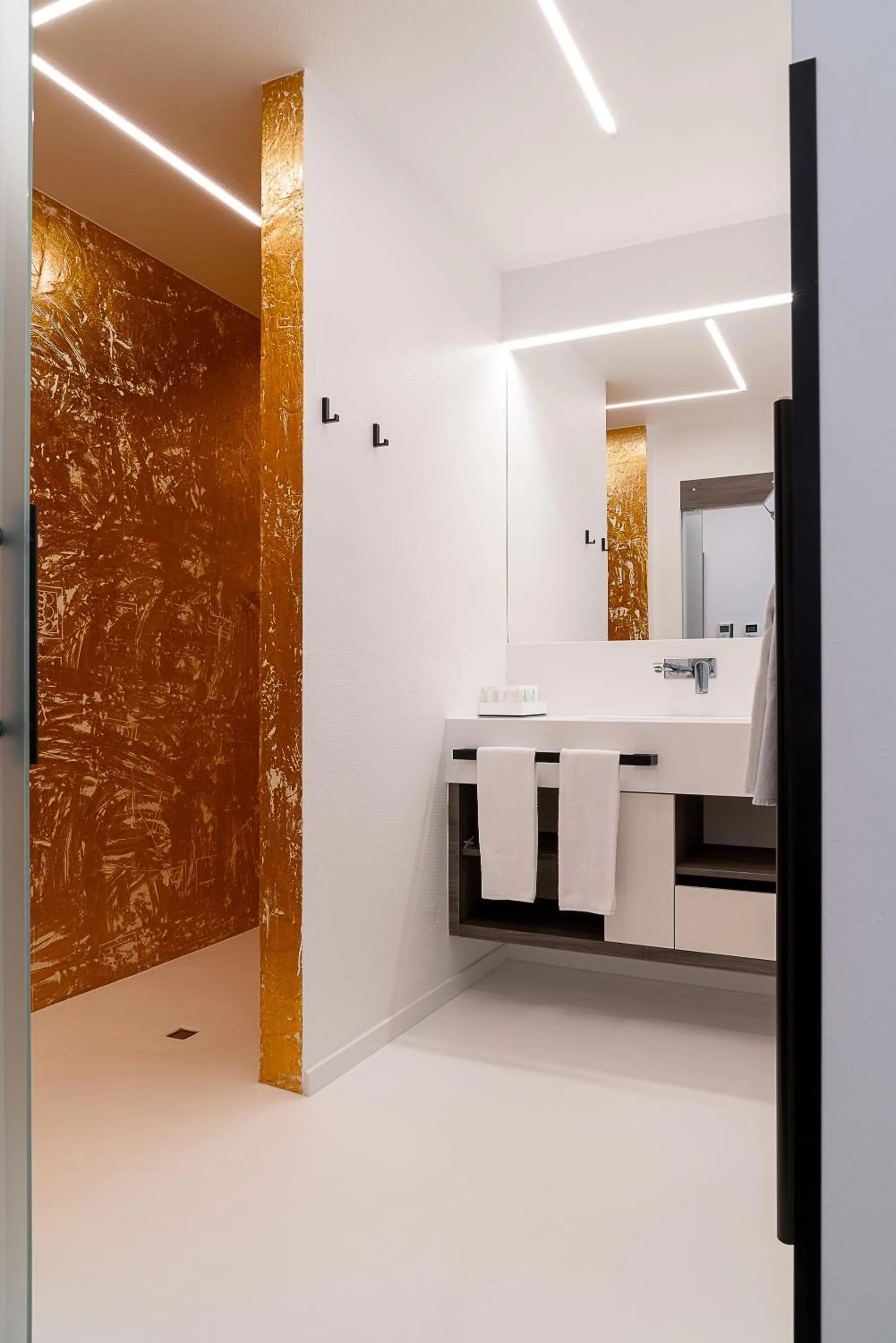 Bathroom in CHRIZZ Rooms