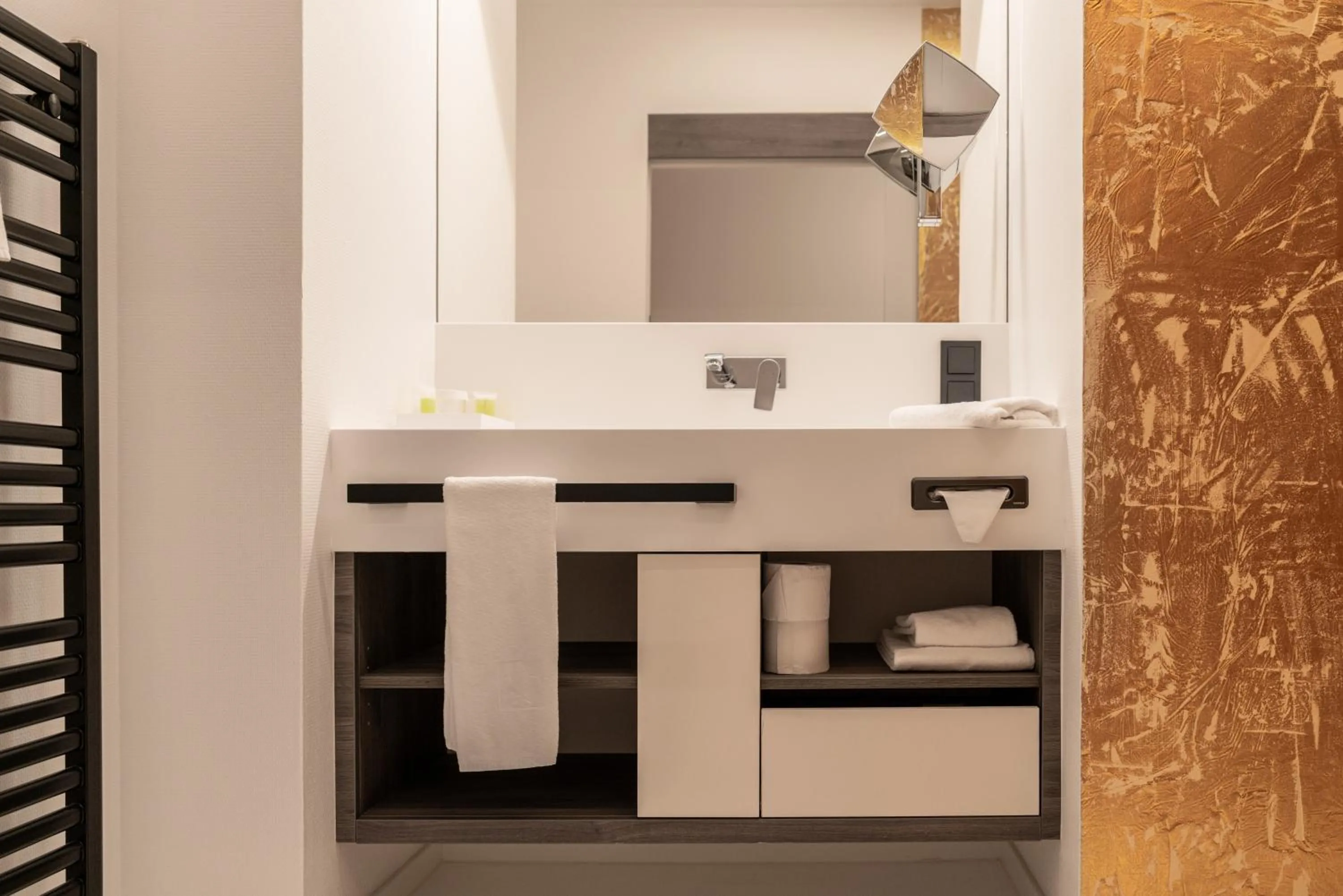 Bathroom in CHRIZZ Rooms