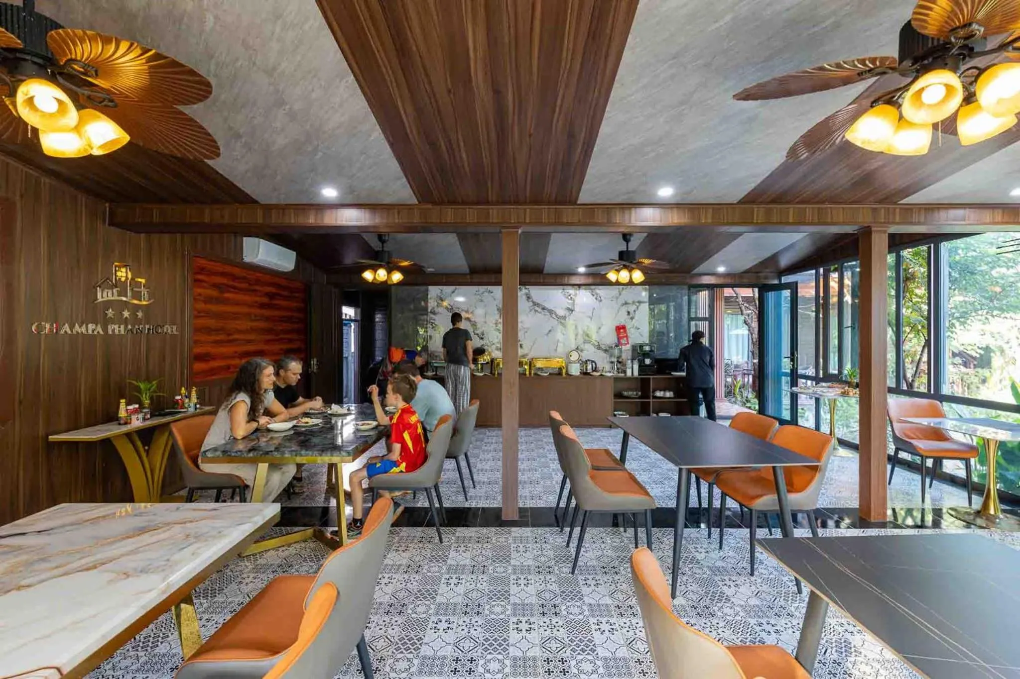 Restaurant/places to eat in Champa Phan Boutique Hotel