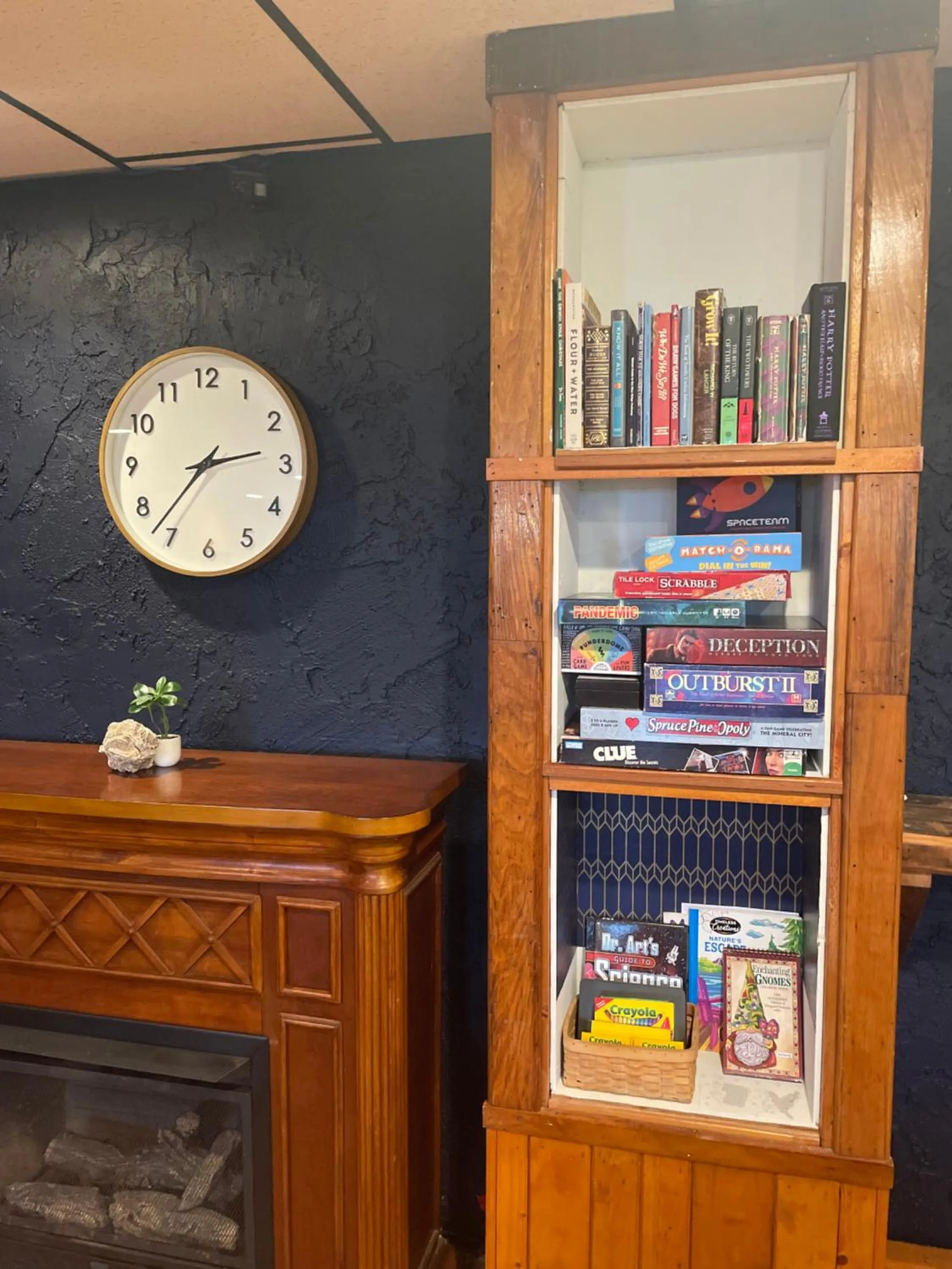 Game Room in Skyline Village Inn