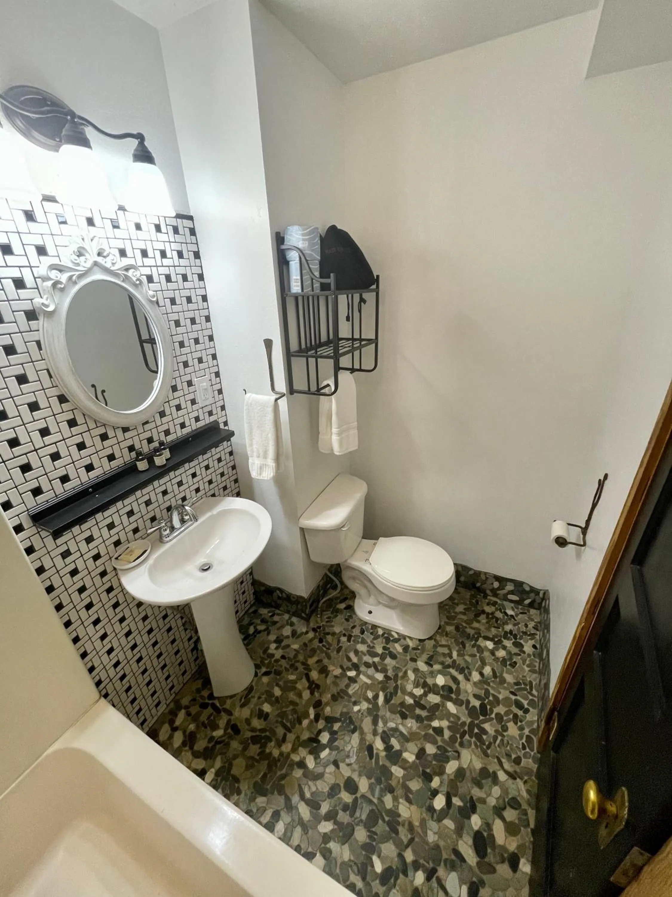 Toilet in Skyline Village Inn